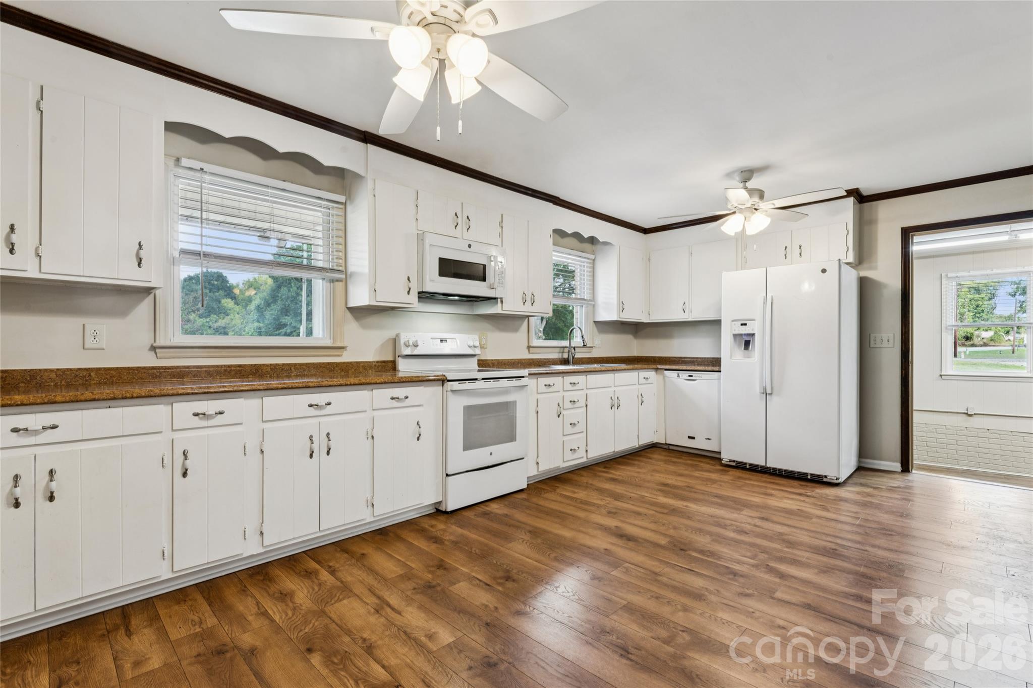 5560 Roberta Road Property Photo 5