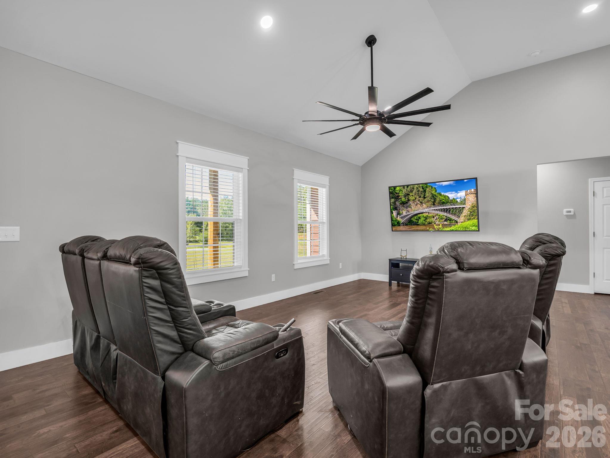 1854 Baber Road Property Photo 5