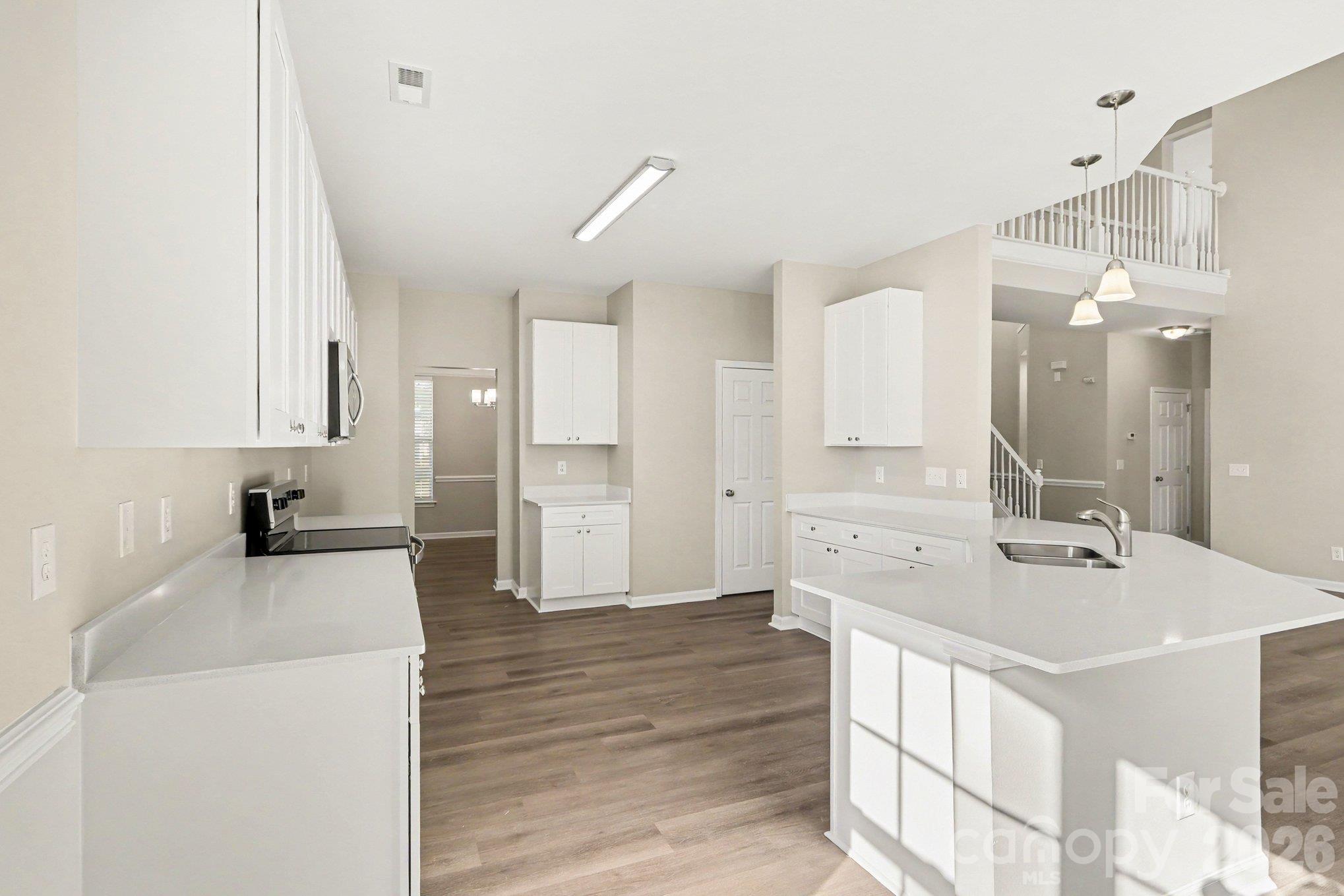 6820 Sweetfield Drive Property Photo 7