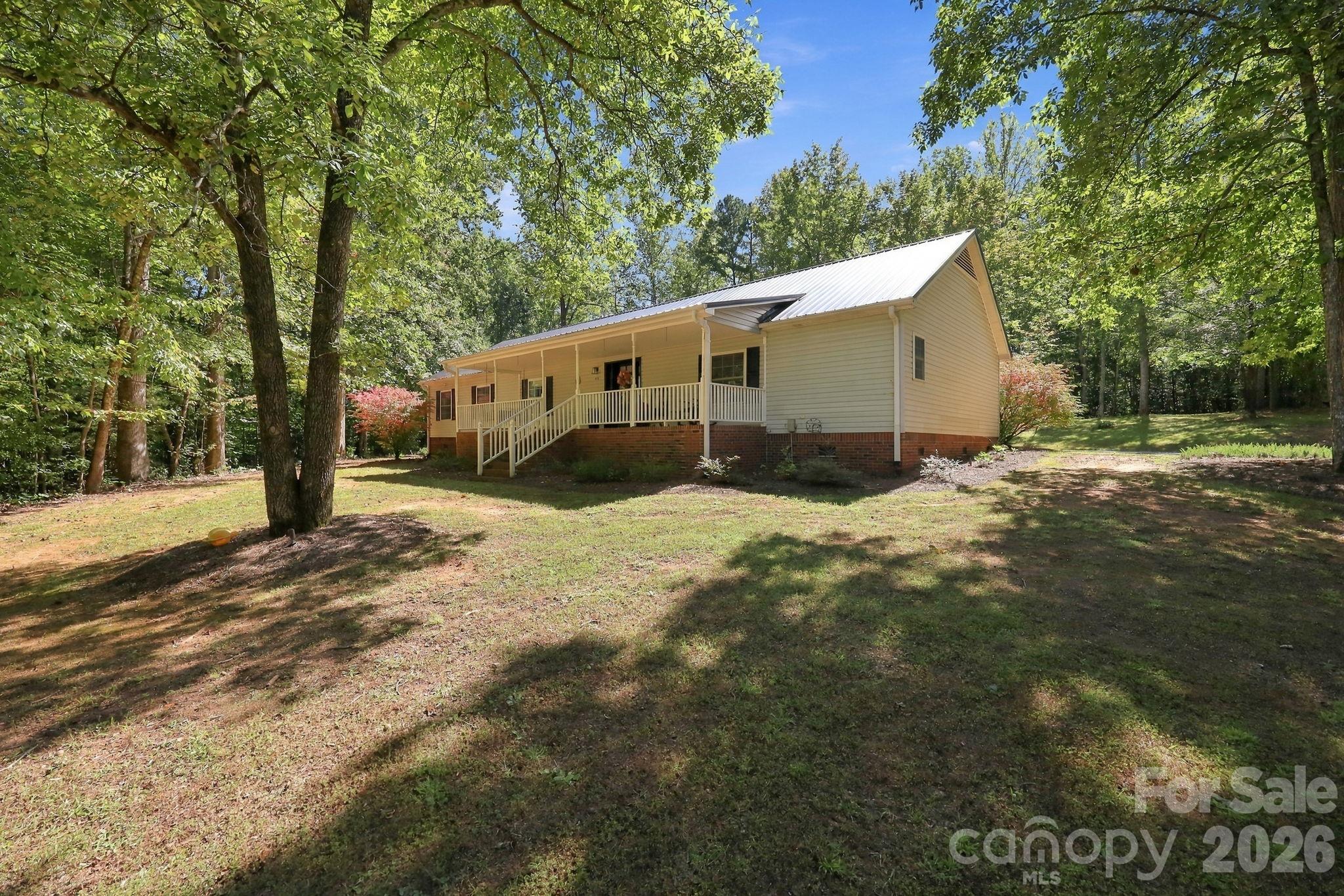 499 Sandy Creek Lane Property Photo 3