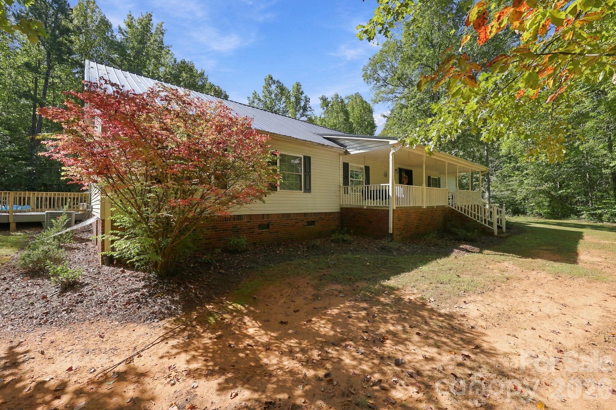 499 Sandy Creek Lane Property Photo 4