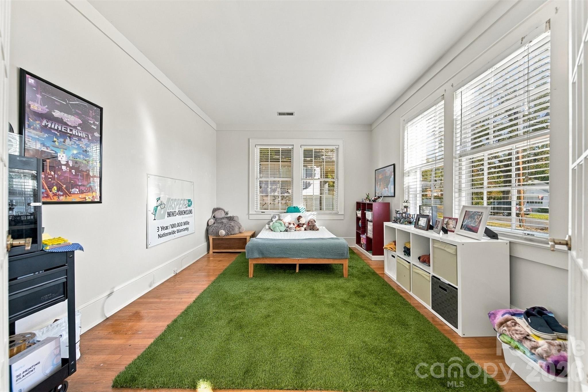 416 Kentwood Street Property Photo 18