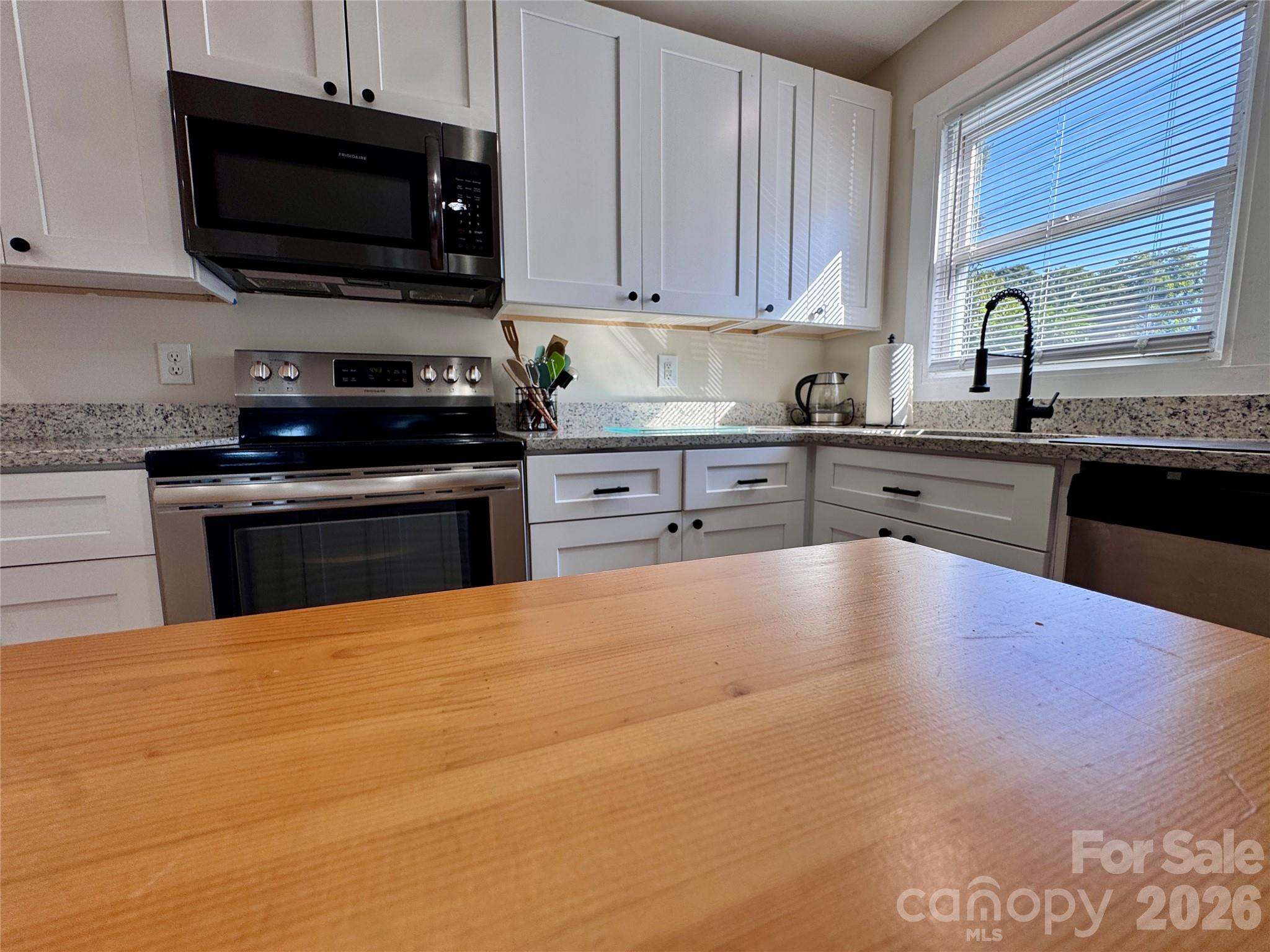 613 Gum Street Property Photo 6