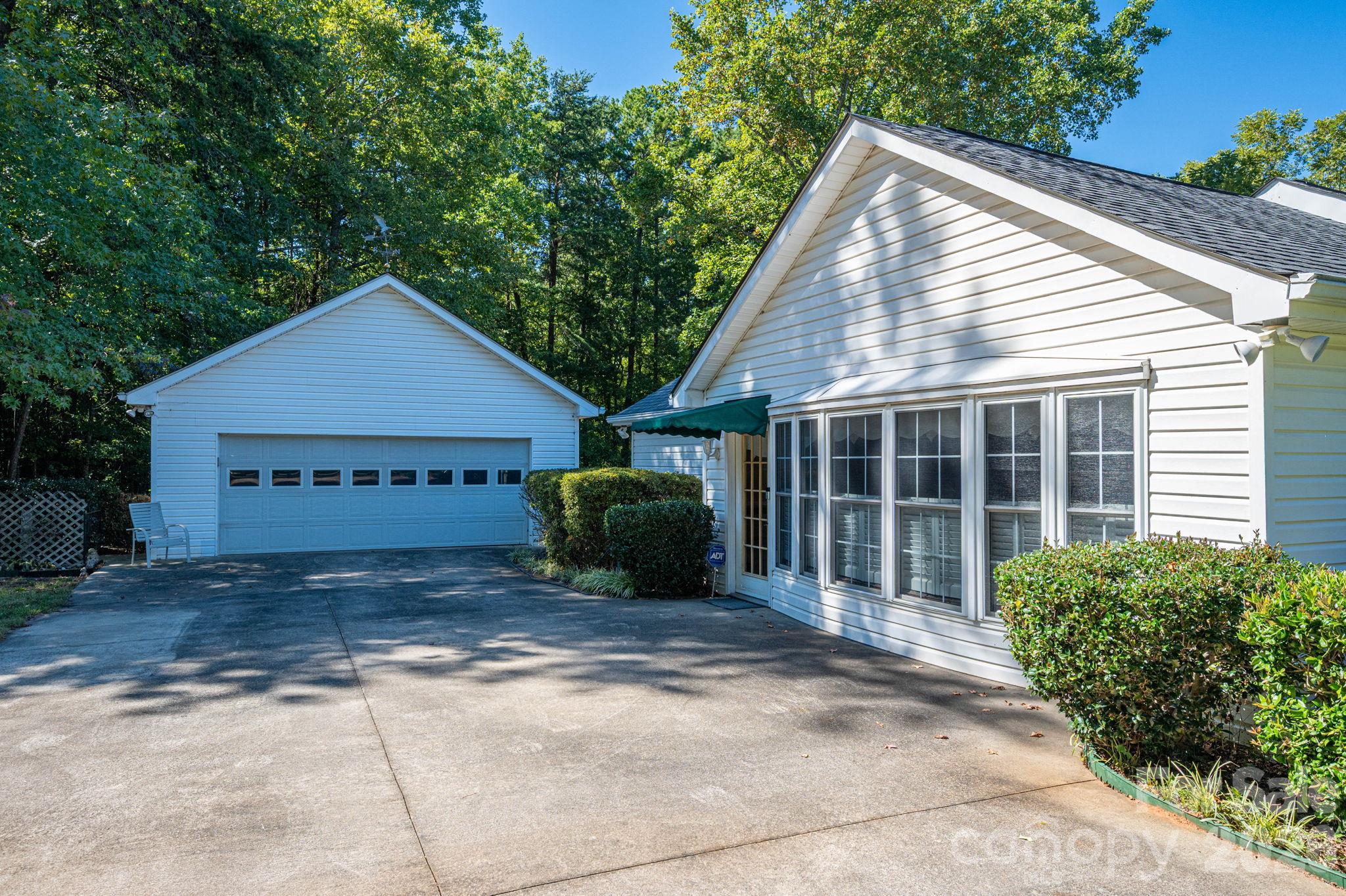 2545 Les Lane Property Photo 5