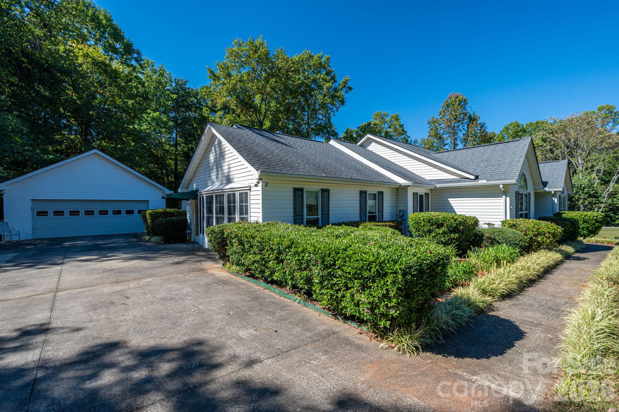 2545 Les Lane Property Photo 10