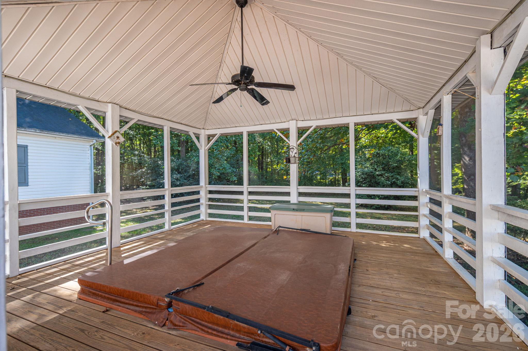 2545 Les Lane Property Photo 14