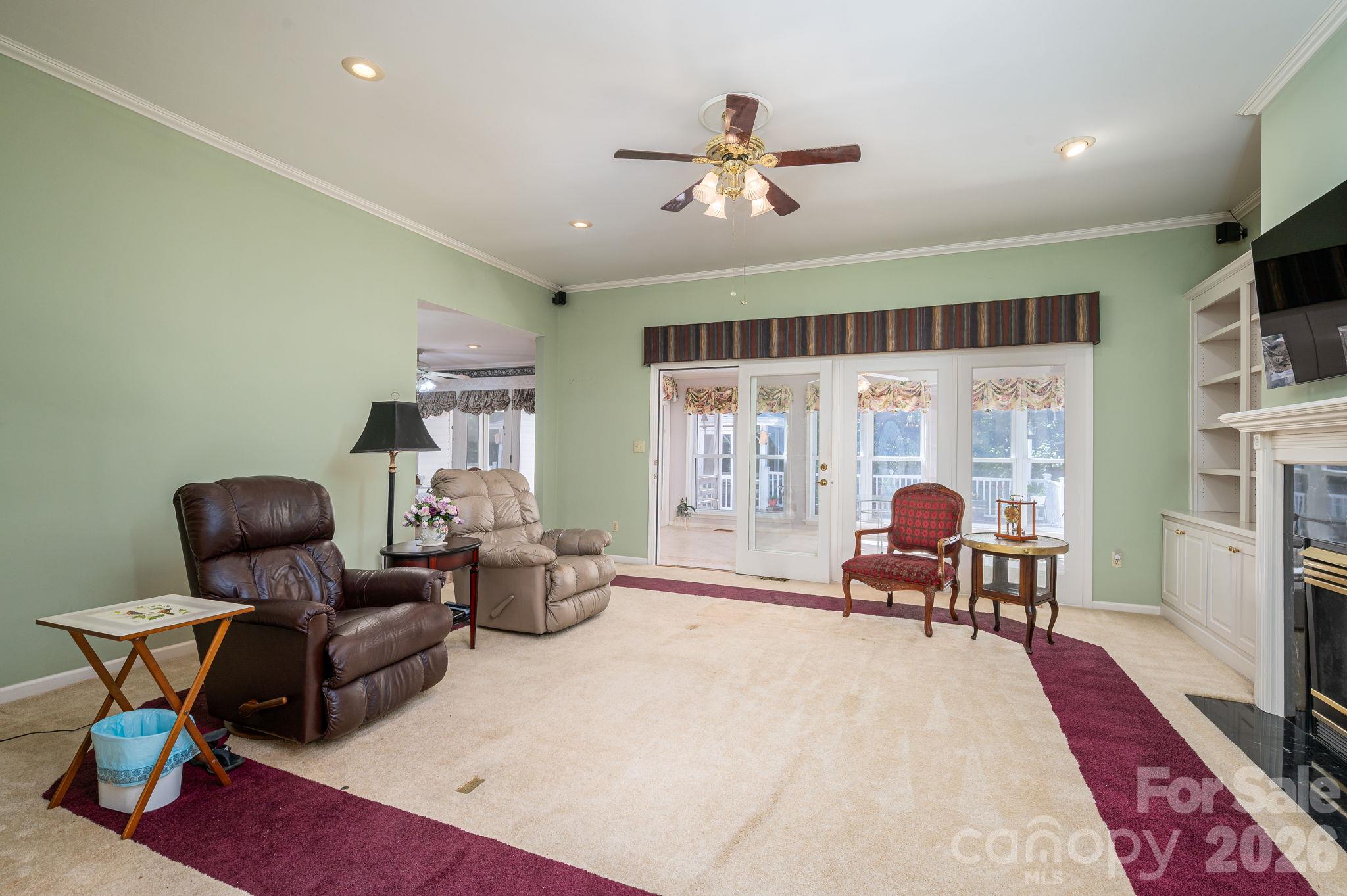 2545 Les Lane Property Photo 20