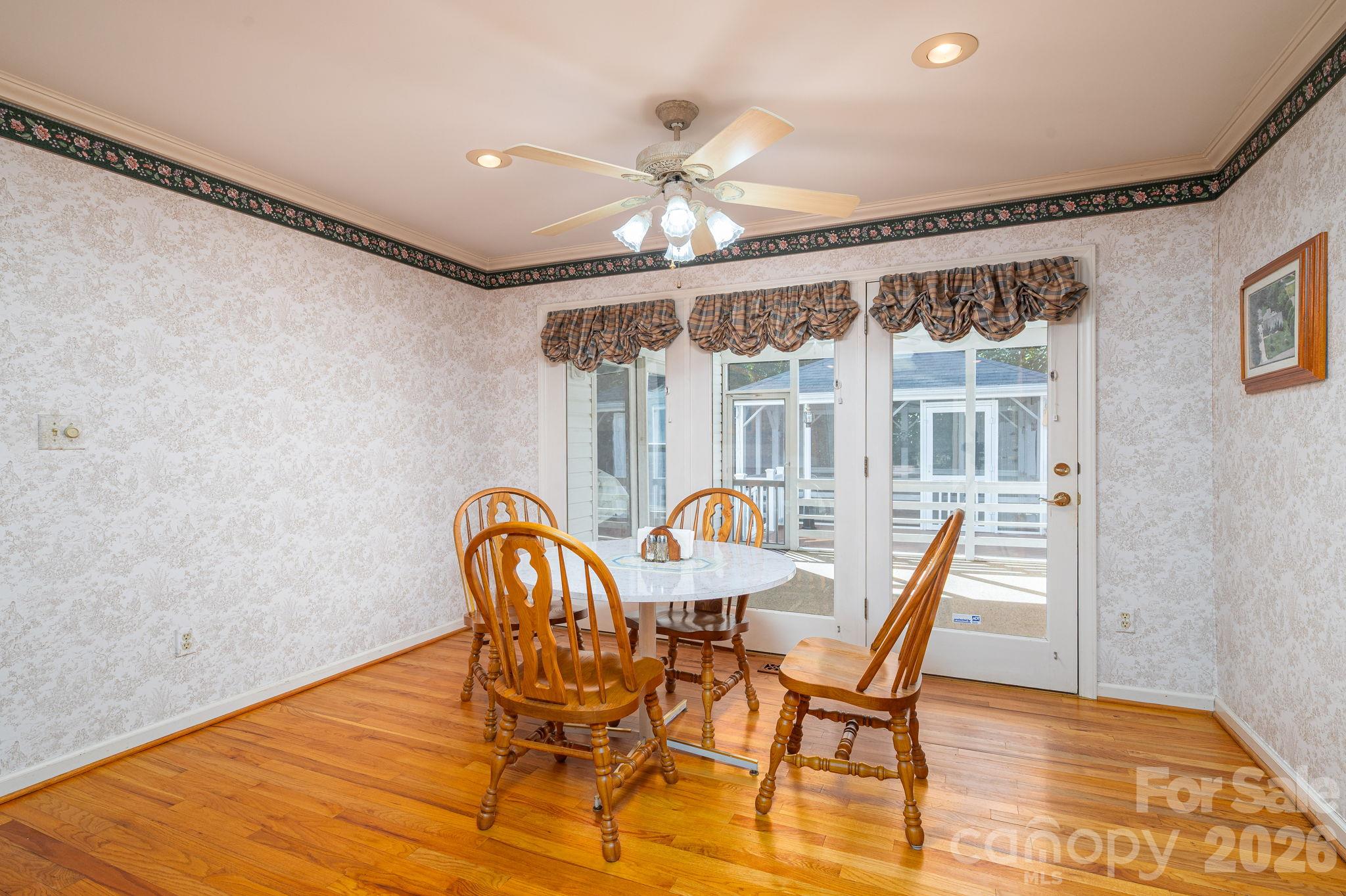2545 Les Lane Property Photo 23