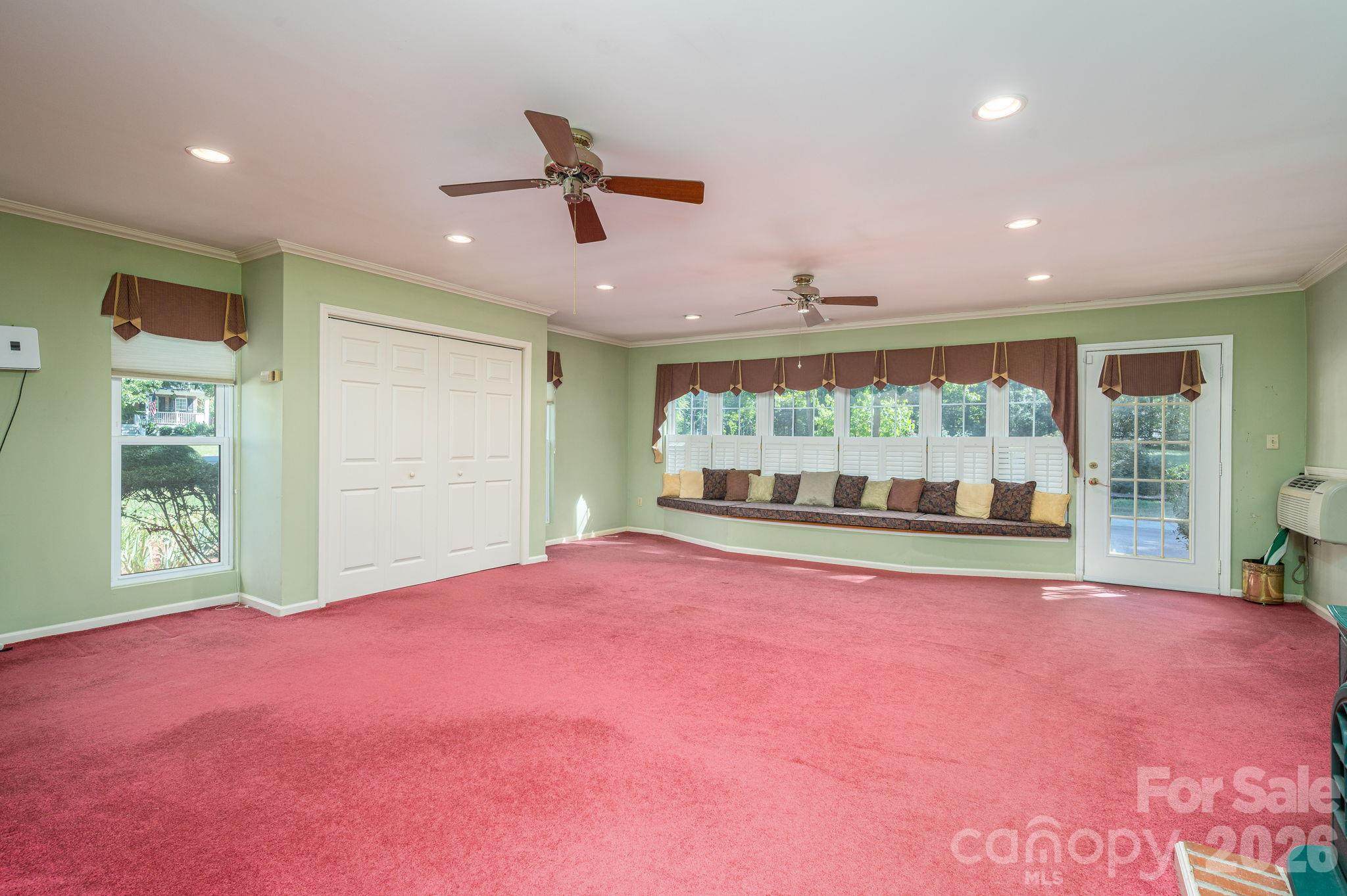 2545 Les Lane Property Photo 32