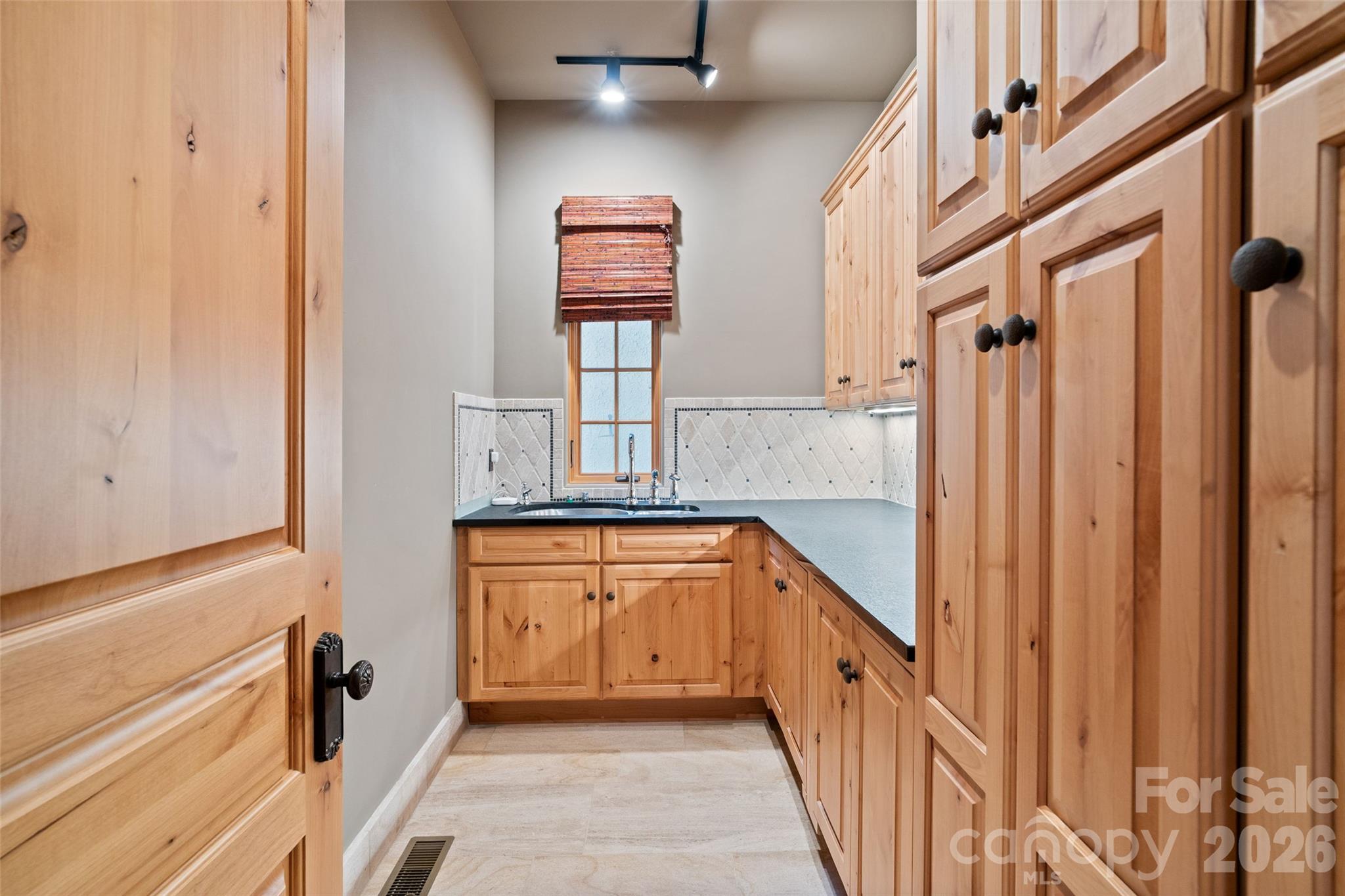 408 Oakmont Lane Property Photo 21