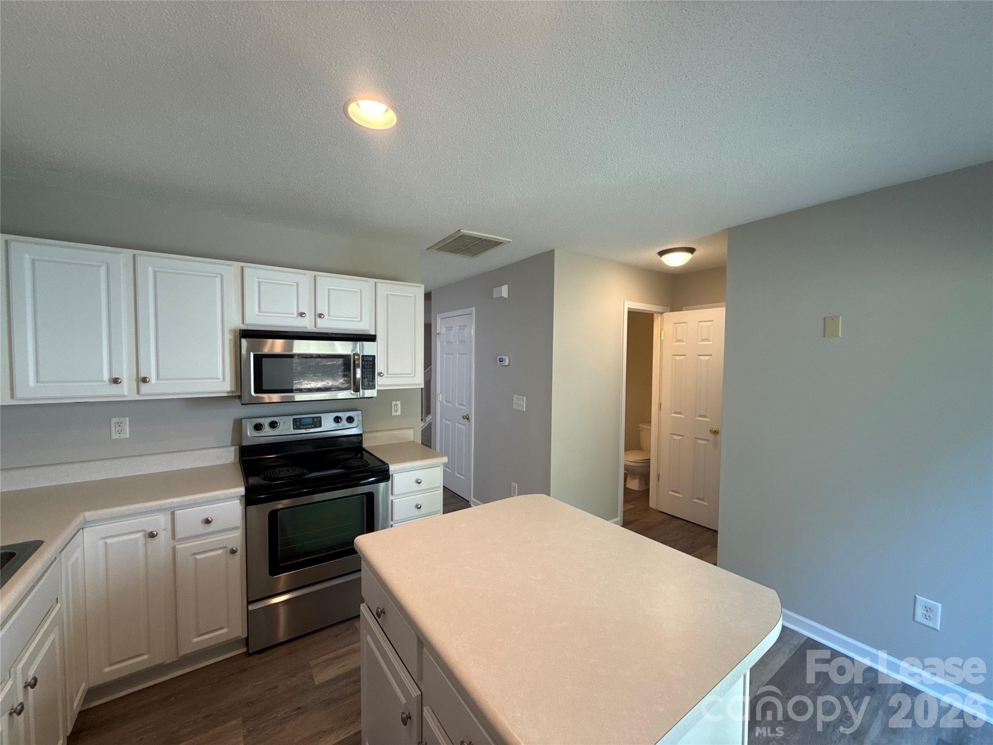 11540 Briddle Hall Court Property Photo 6