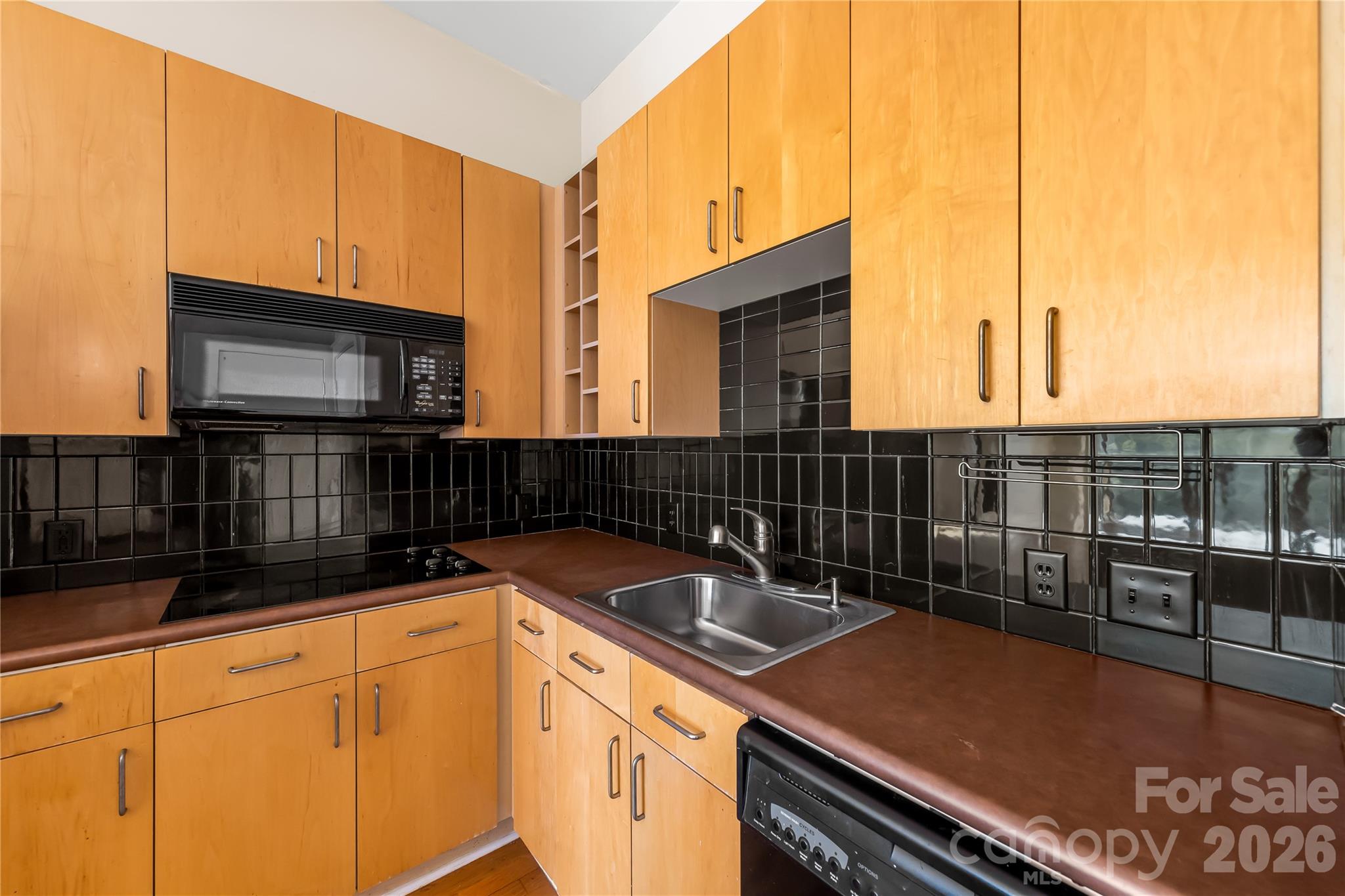 708 N Davidson Street Property Photo 6