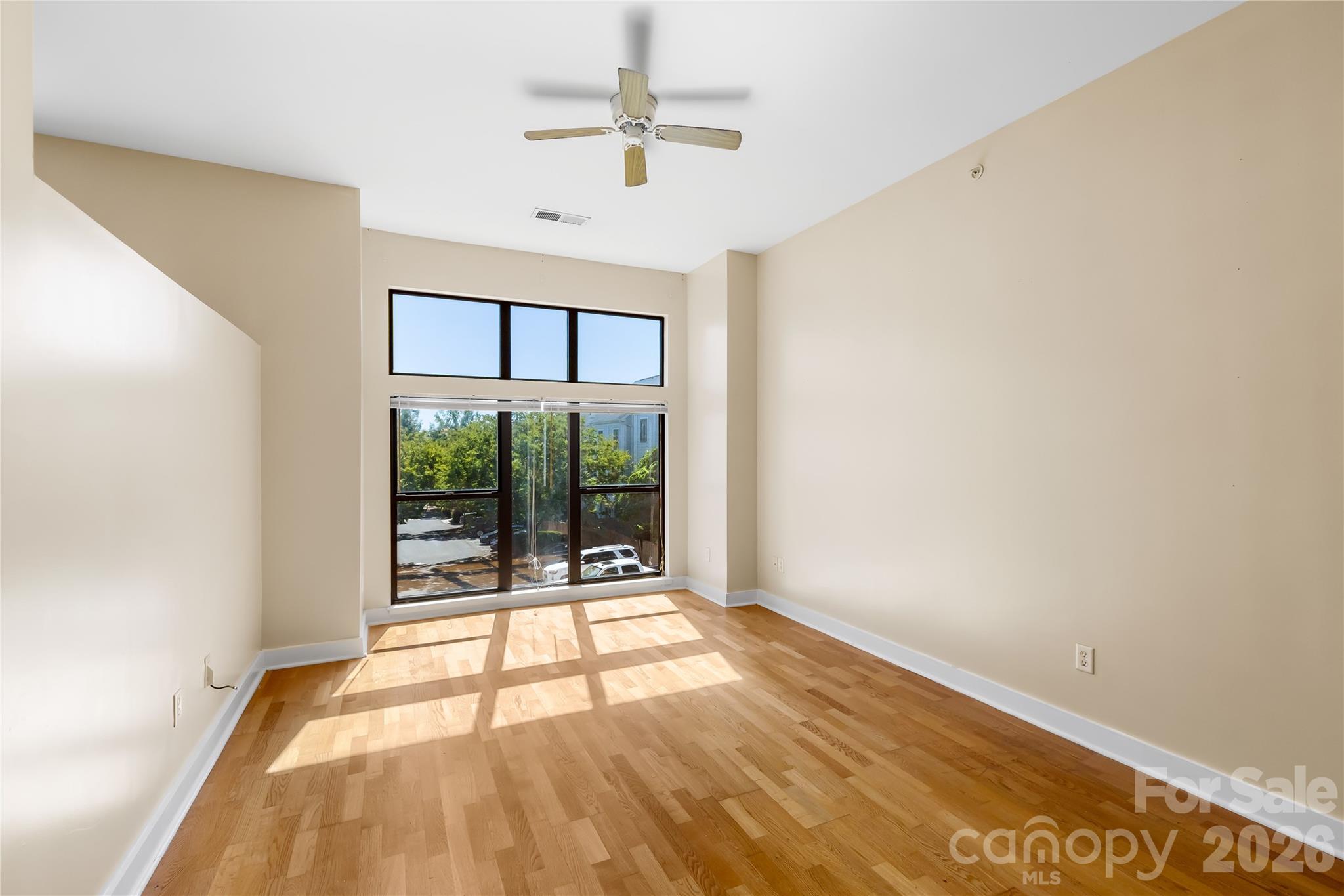 708 N Davidson Street Property Photo 8