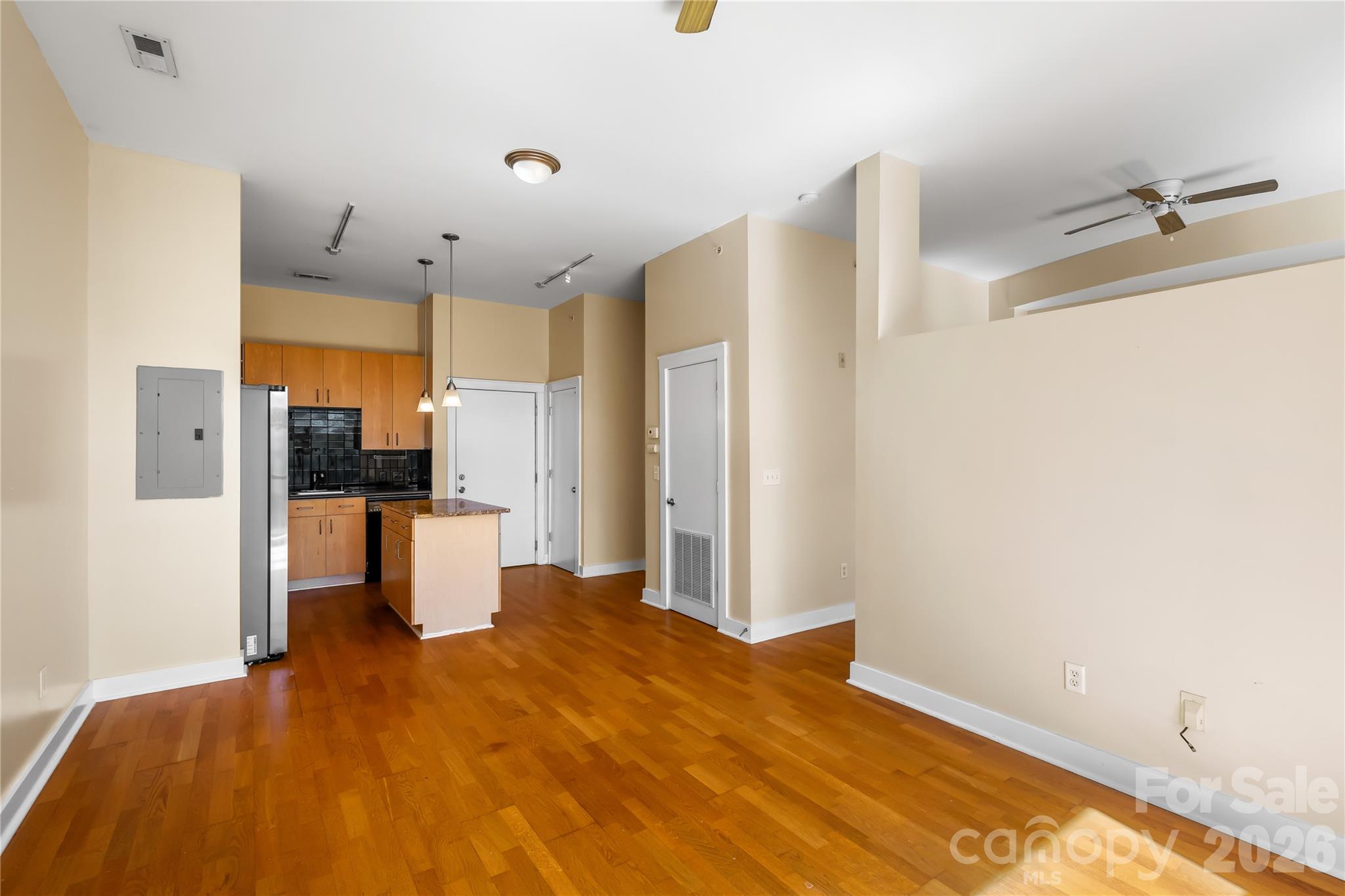 708 N Davidson Street Property Photo 9