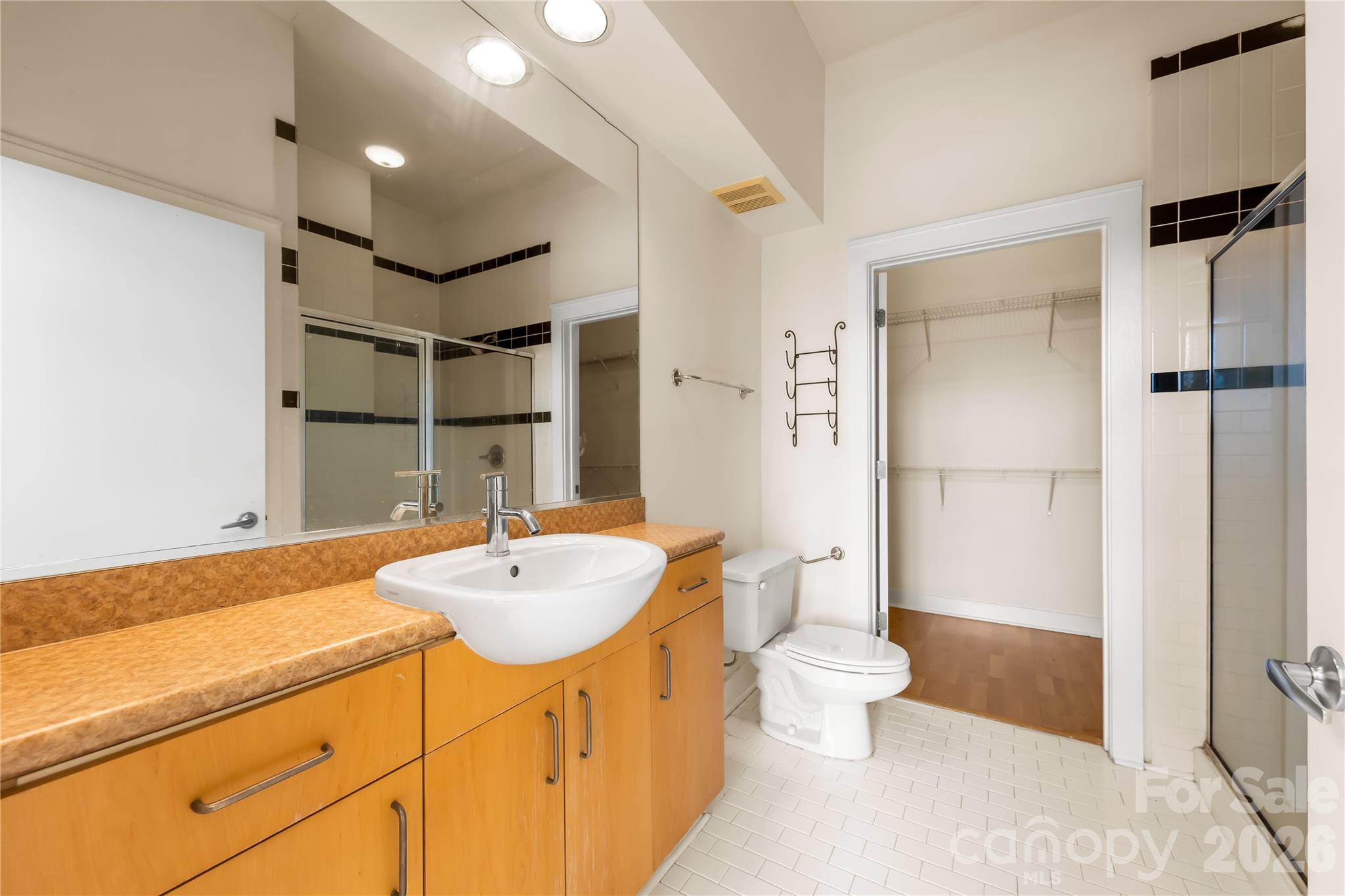 708 N Davidson Street Property Photo 13