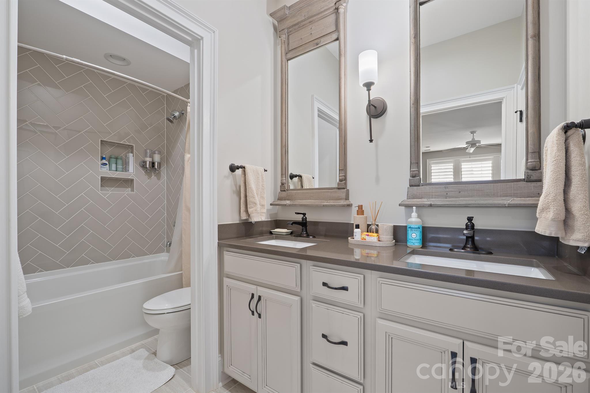 525 Vintage Creek Drive Property Photo 29