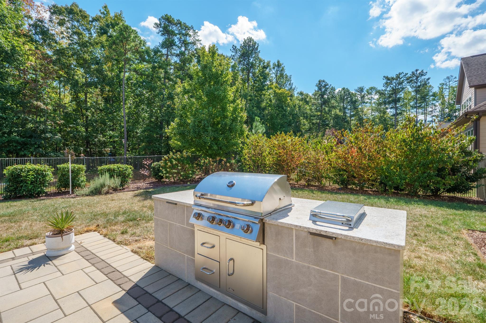 525 Vintage Creek Drive Property Photo 33