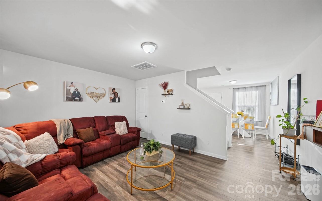 723 Quail Lane Property Photo 4