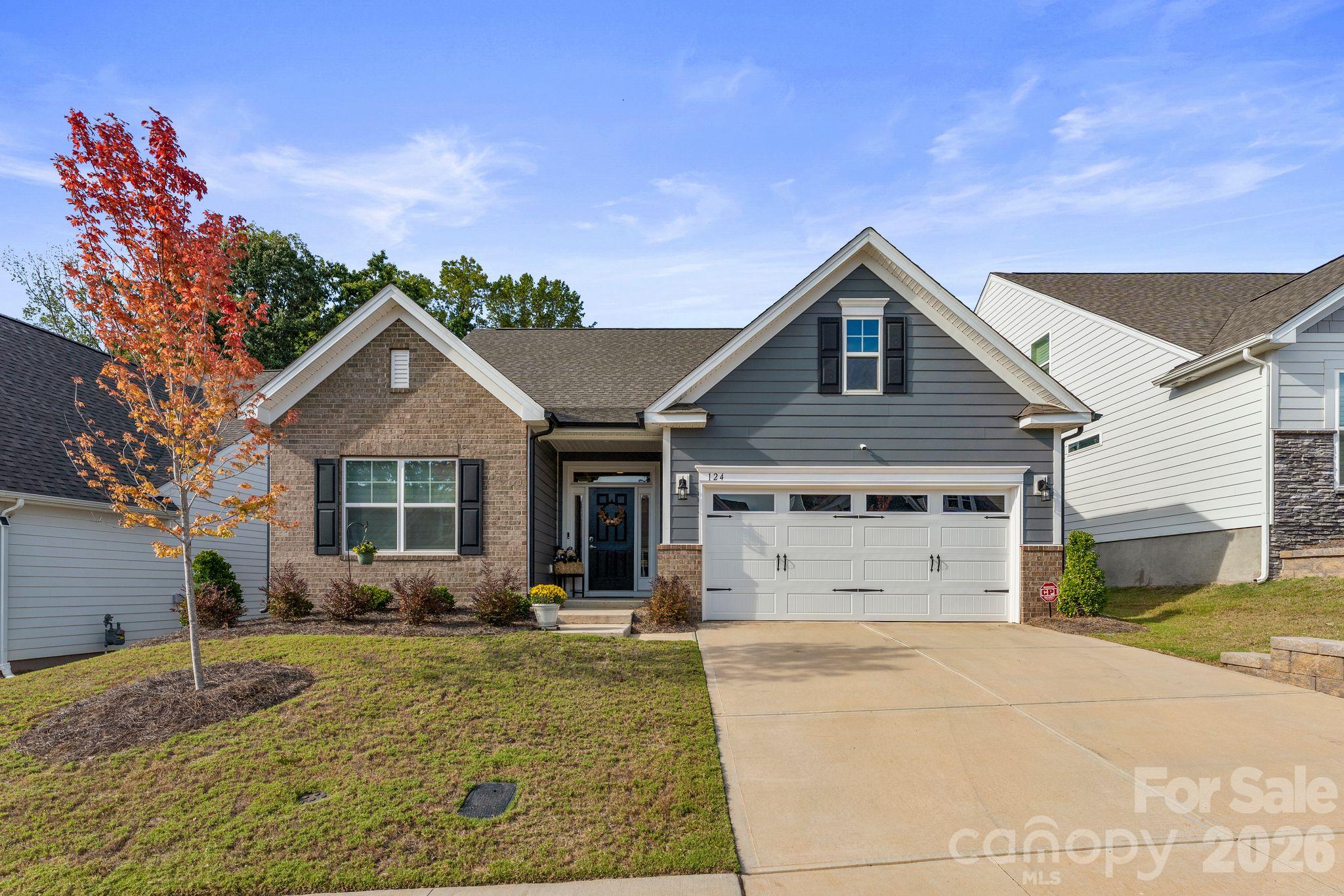 124 Prestwick Way Property Photo 1