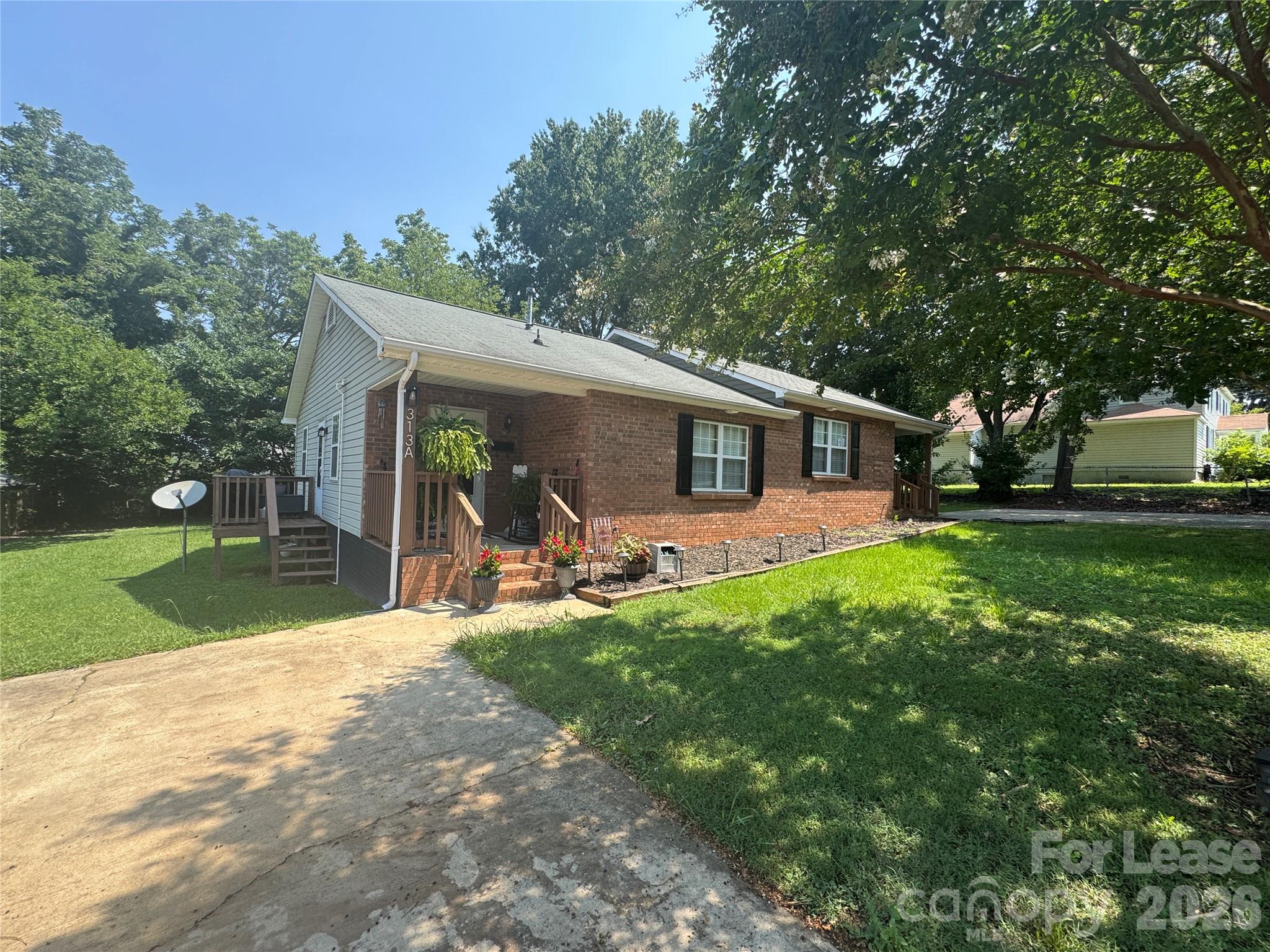 313 E Washington Avenue A Property Photo 1