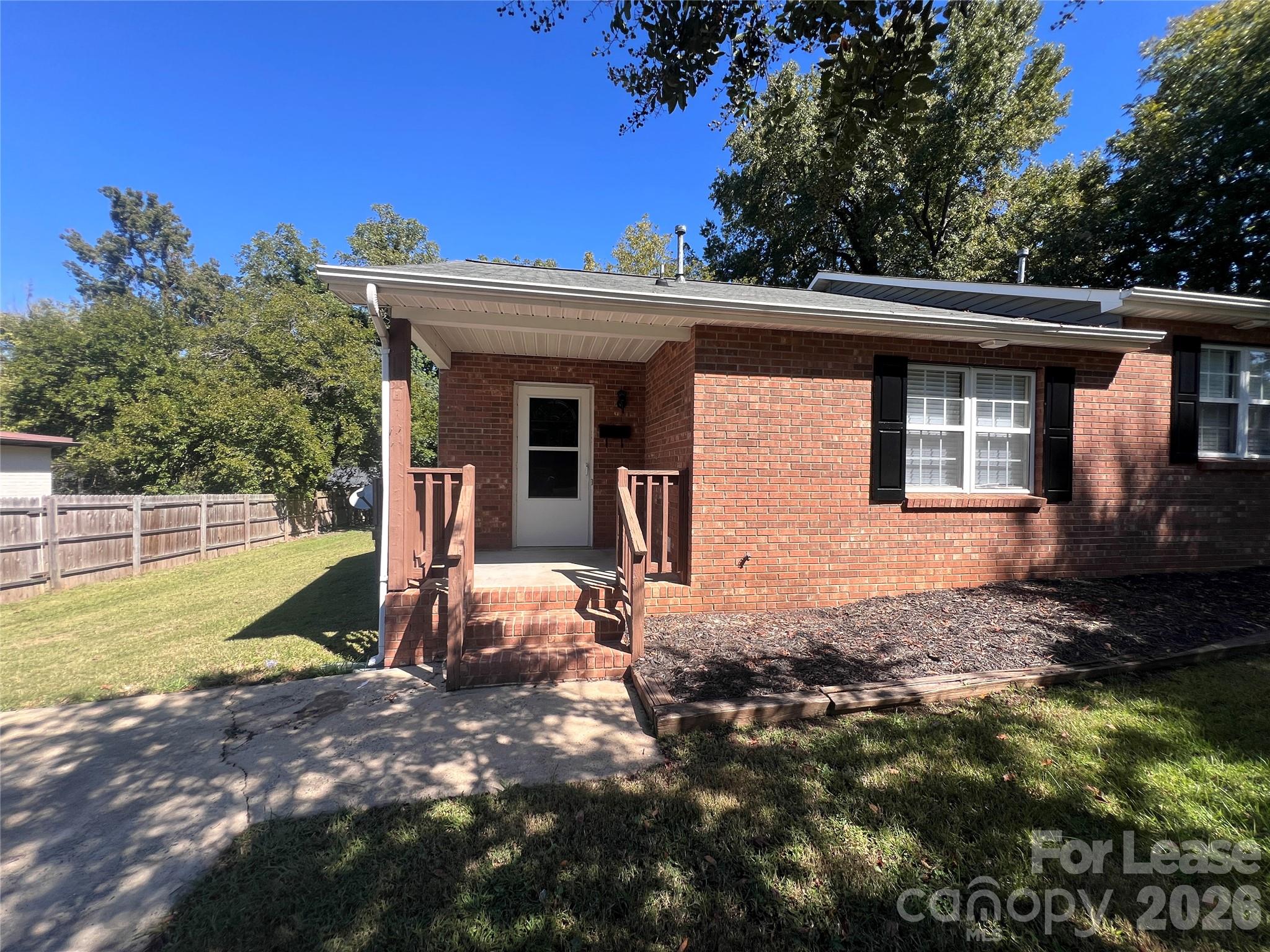 313 E Washington Avenue A Property Photo 2