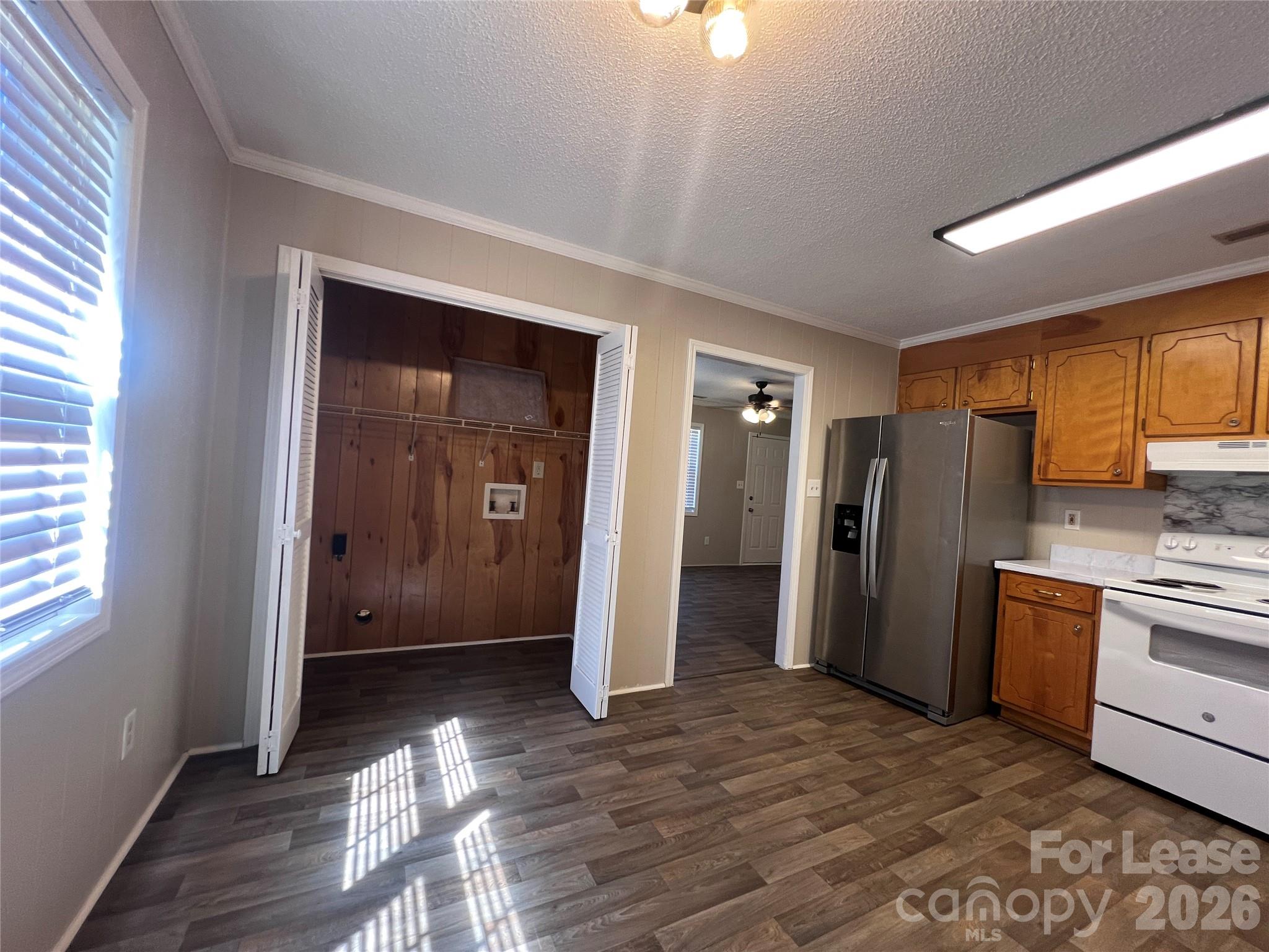 313 E Washington Avenue A Property Photo 6