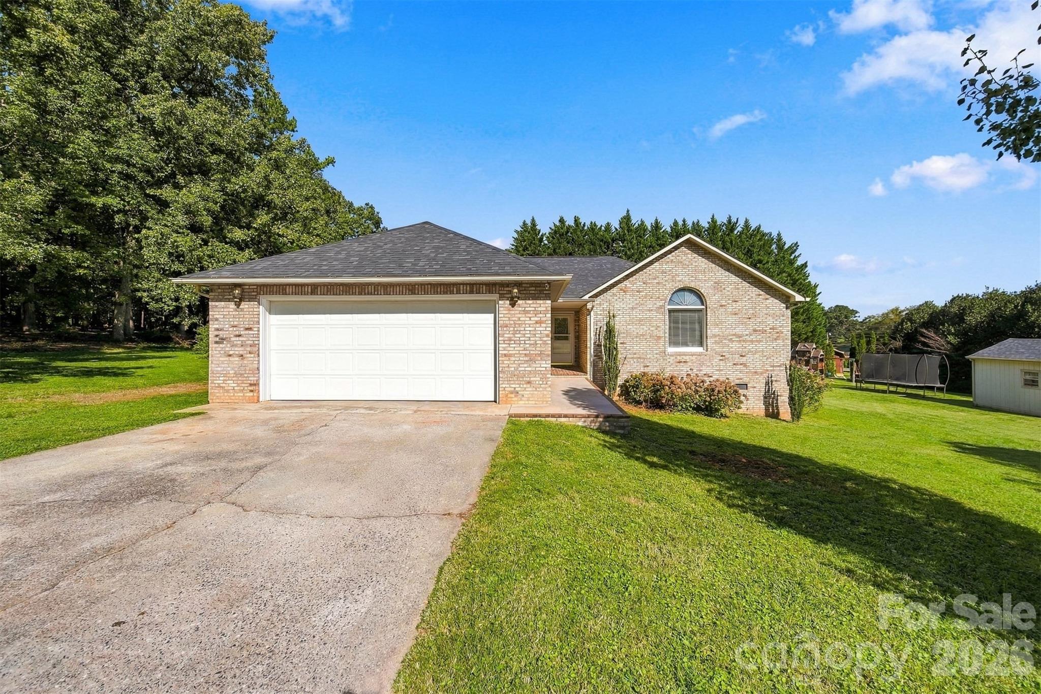 1256 Willow Drive Property Photo 1