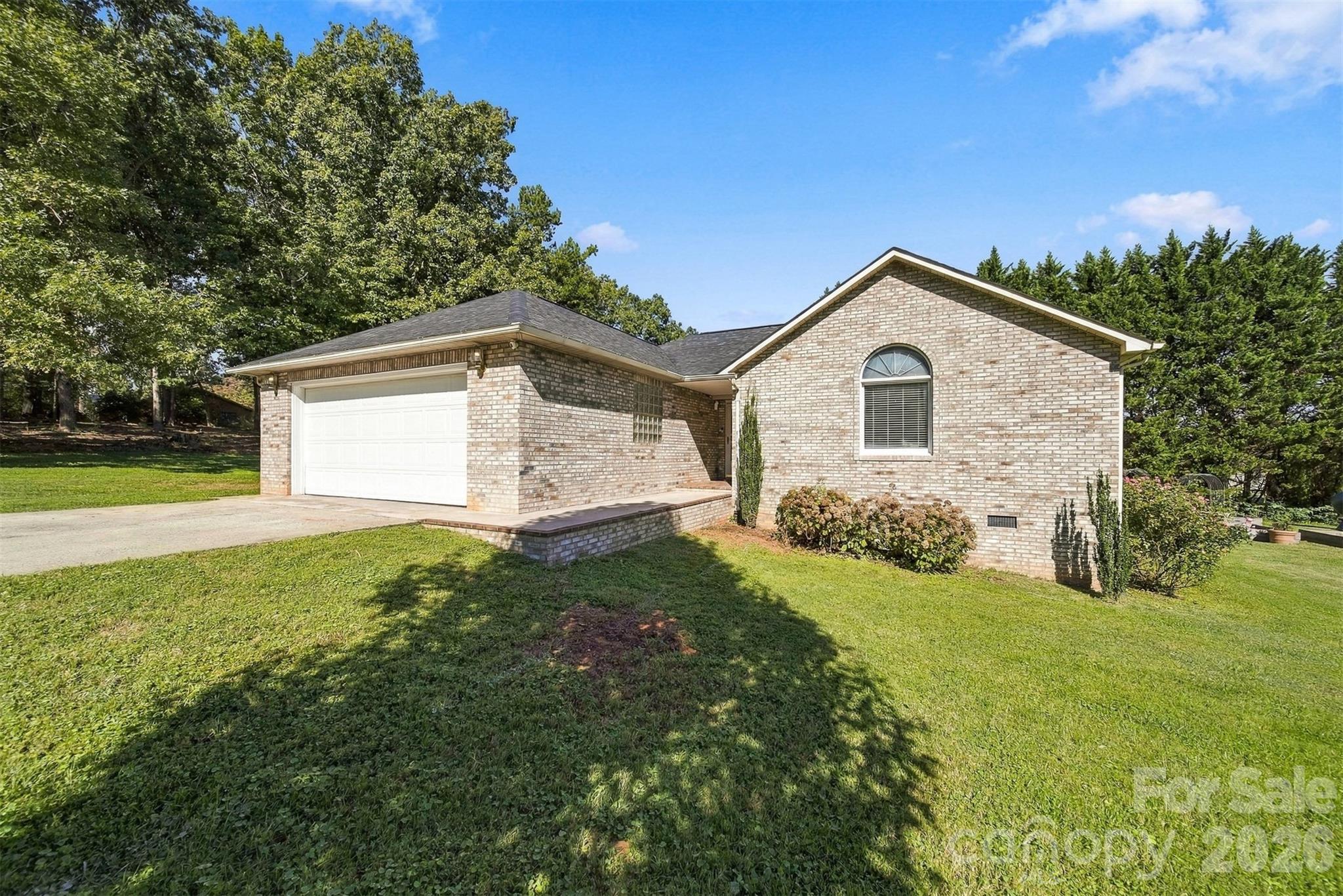 1256 Willow Drive Property Photo 2