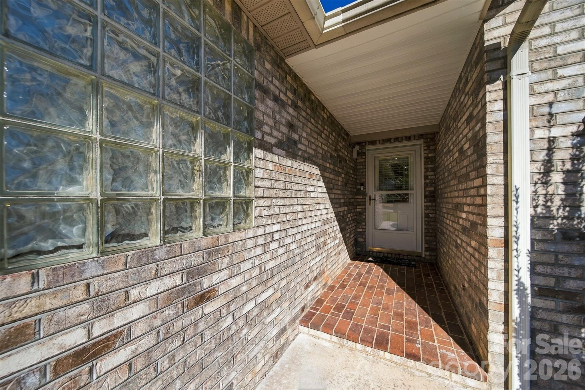 1256 Willow Drive Property Photo 3