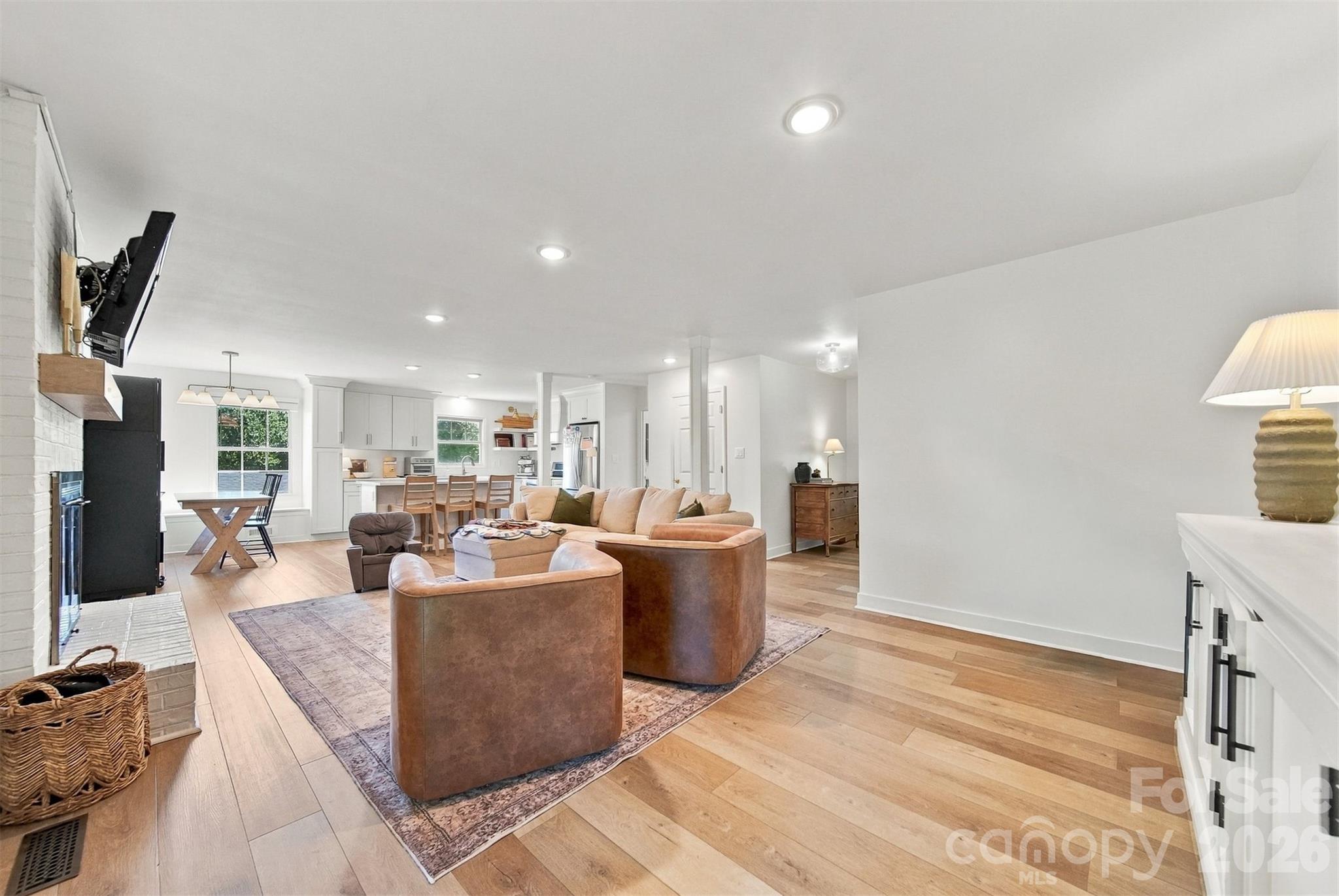 1256 Willow Drive Property Photo 4