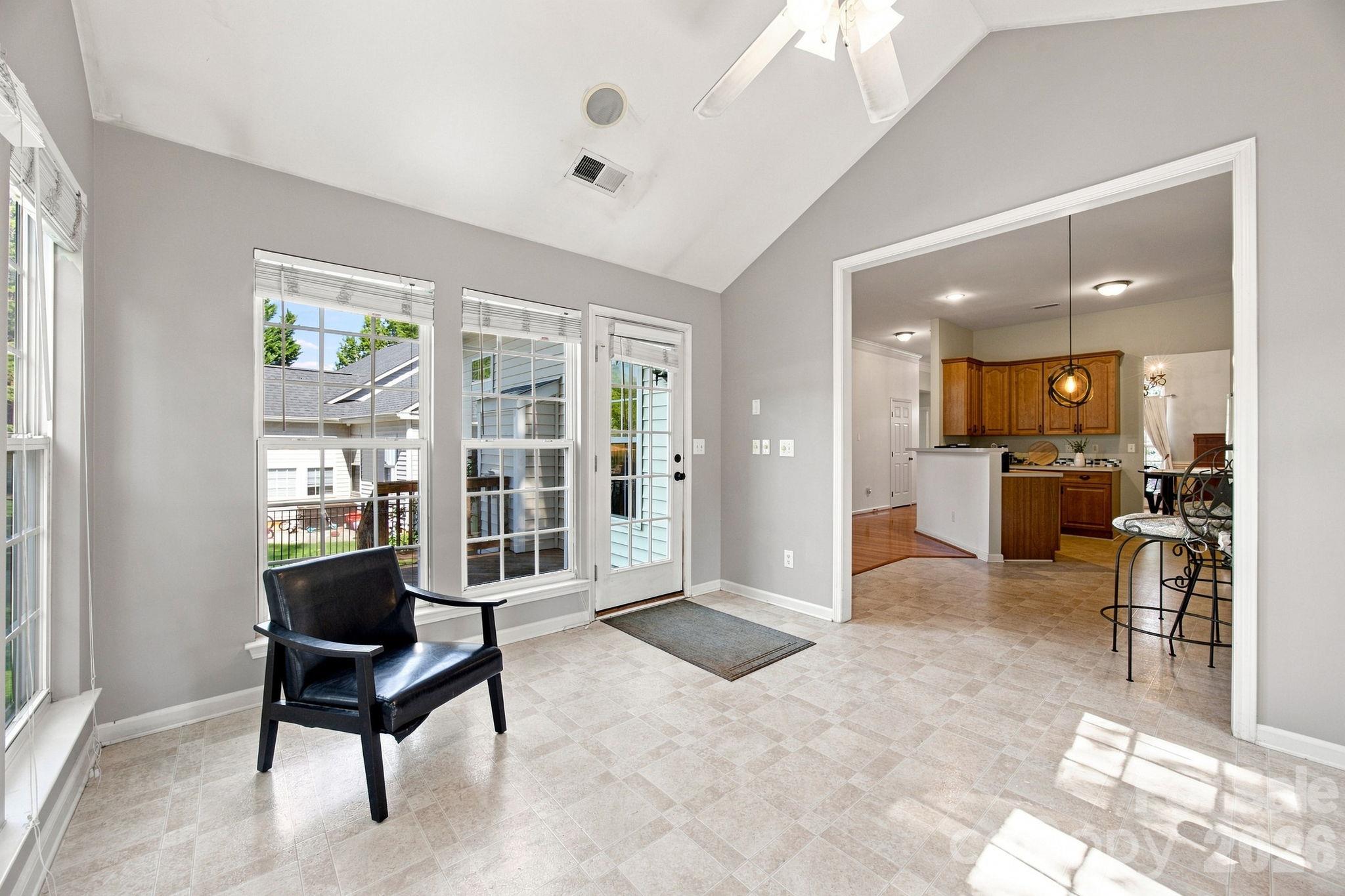 12022 Harmon Lane Property Photo 28