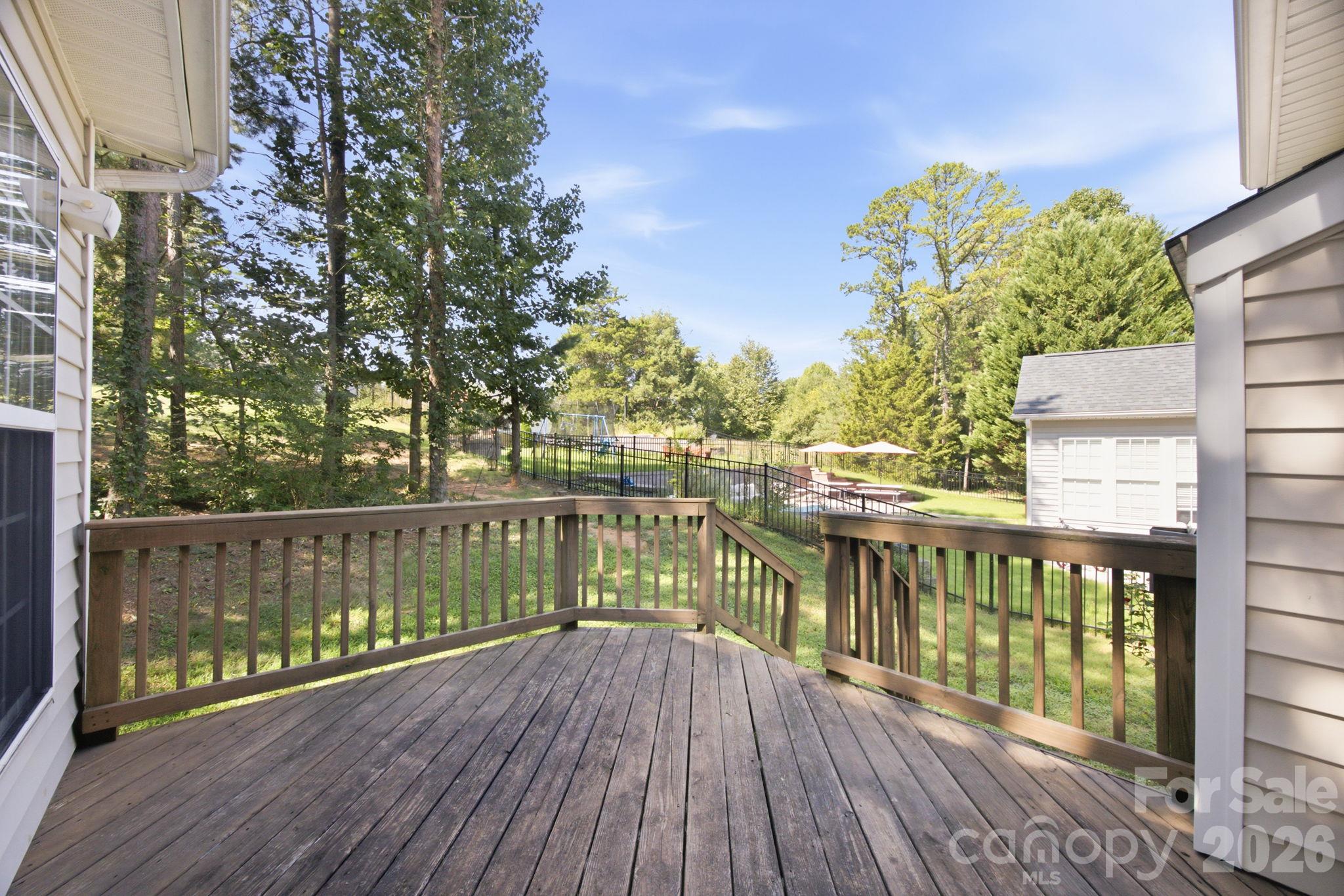 12022 Harmon Lane Property Photo 30