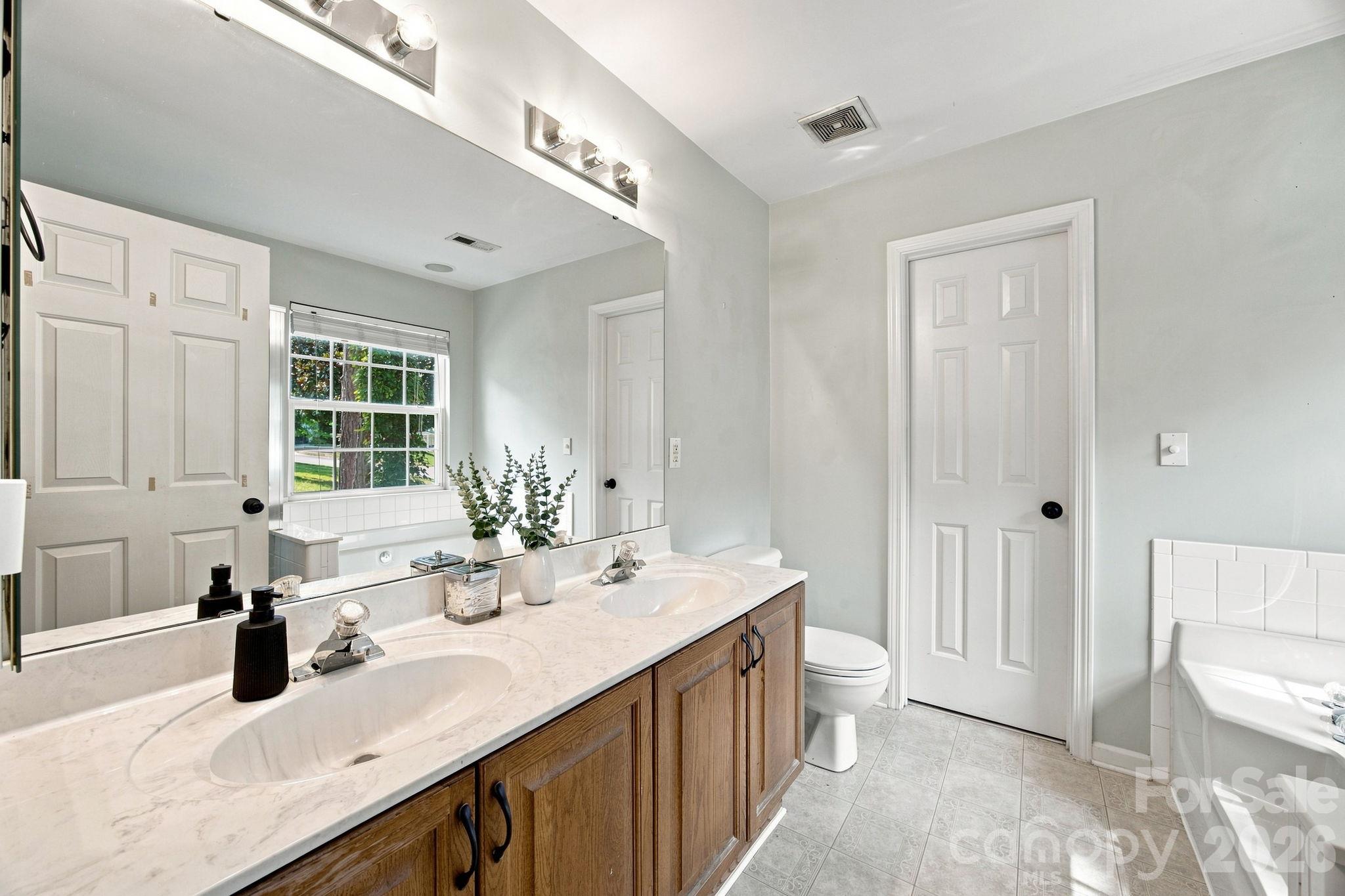 12022 Harmon Lane Property Photo 34