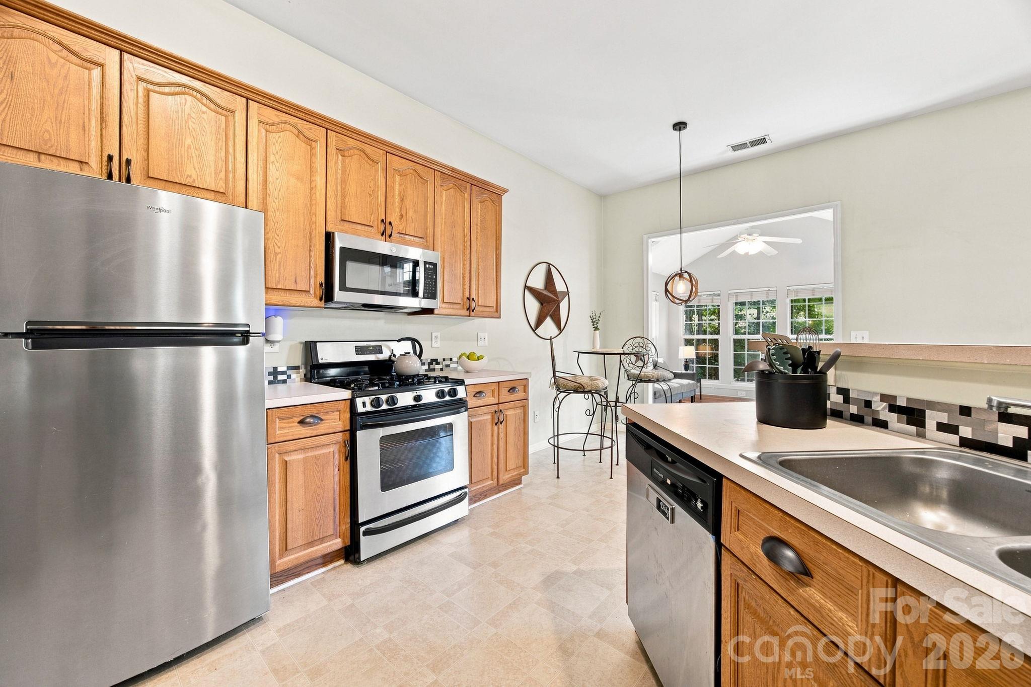 12022 Harmon Lane Property Photo 39