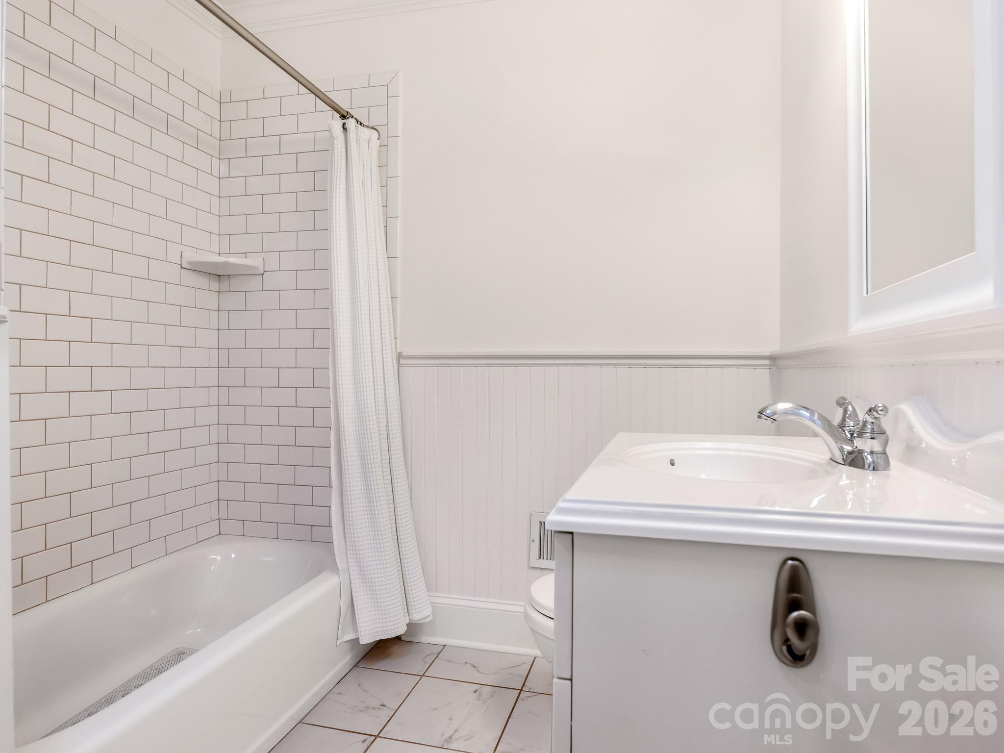 4218 Chelmsford Road Property Photo 9