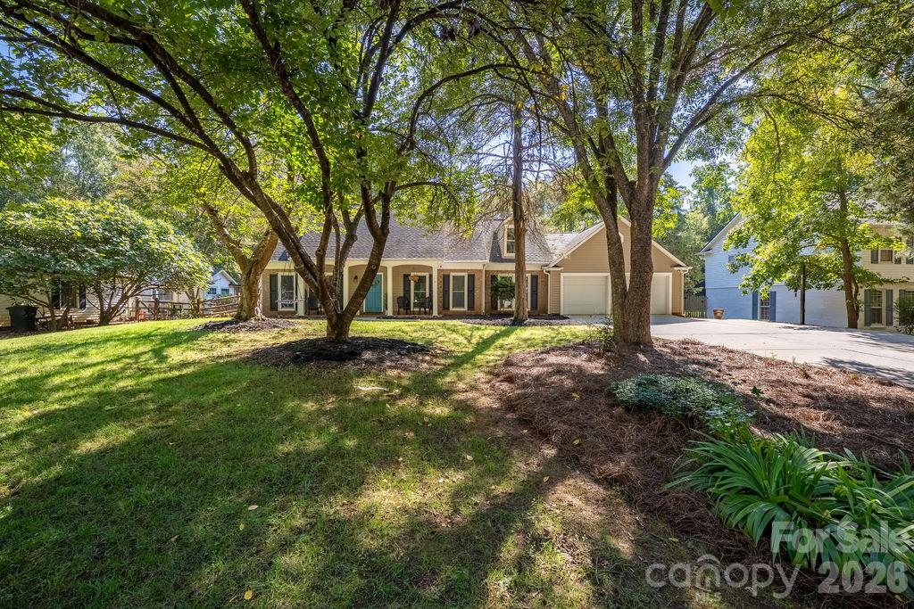 9423 Whitethorn Drive Property Photo 7