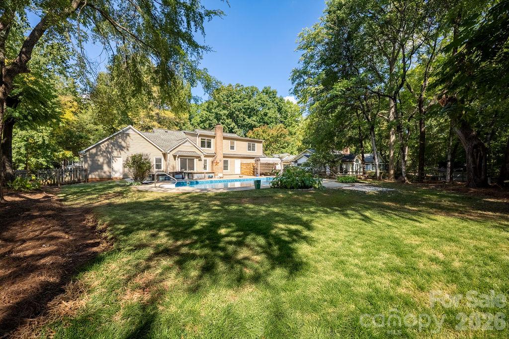 9423 Whitethorn Drive Property Photo 13