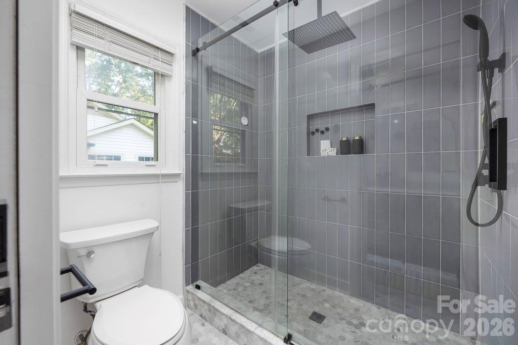 9423 Whitethorn Drive Property Photo 27