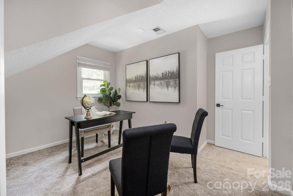 9423 Whitethorn Drive Property Photo 32