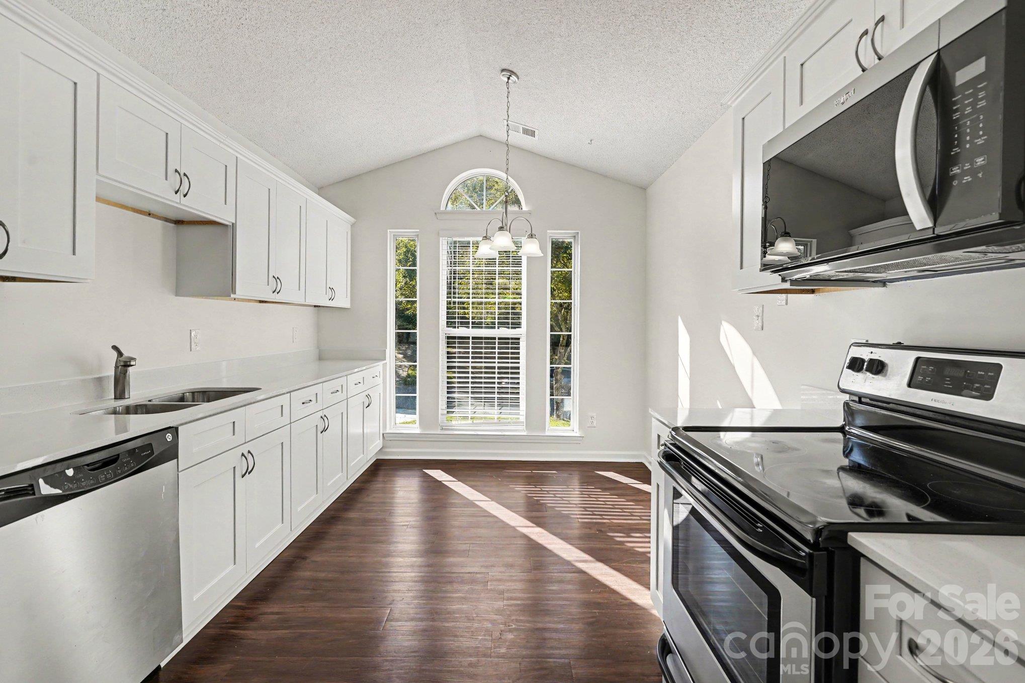 4609 Avalon Forest Lane Property Photo 11