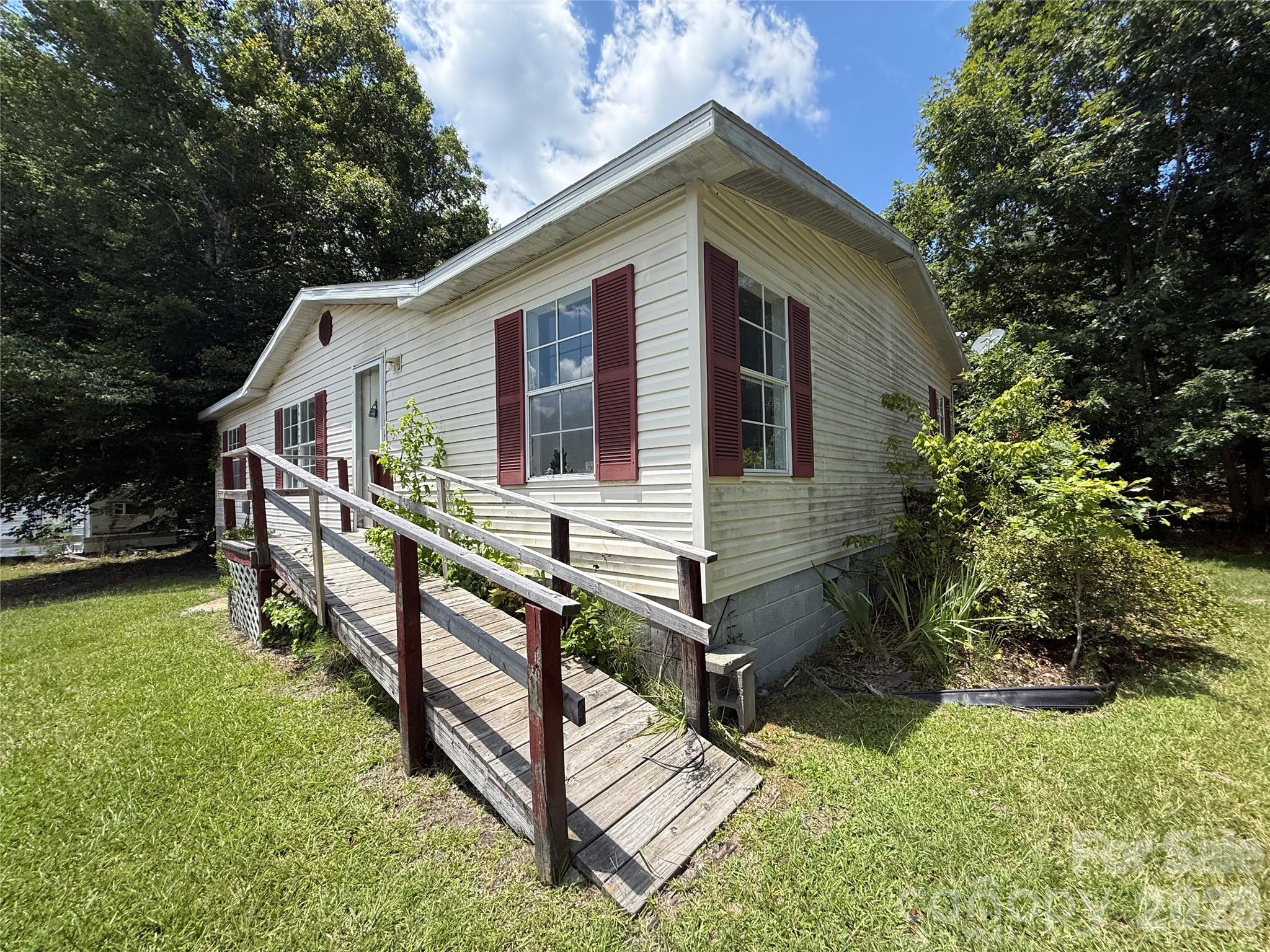 176 Mandy Lane Property Photo 7
