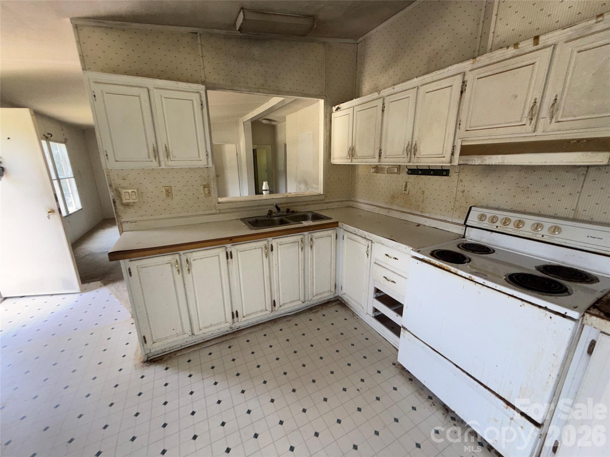 176 Mandy Lane Property Photo 8