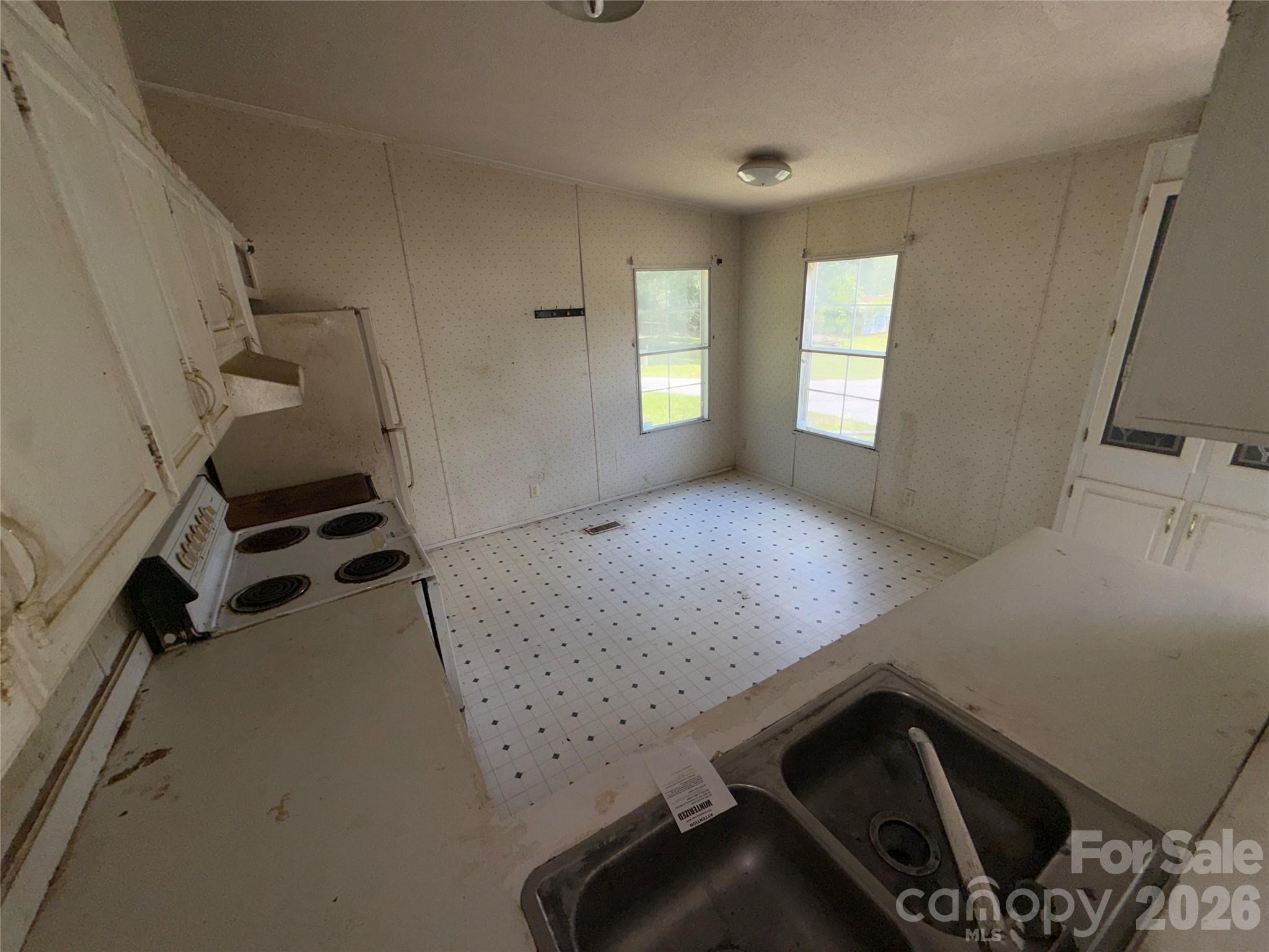 176 Mandy Lane Property Photo 9