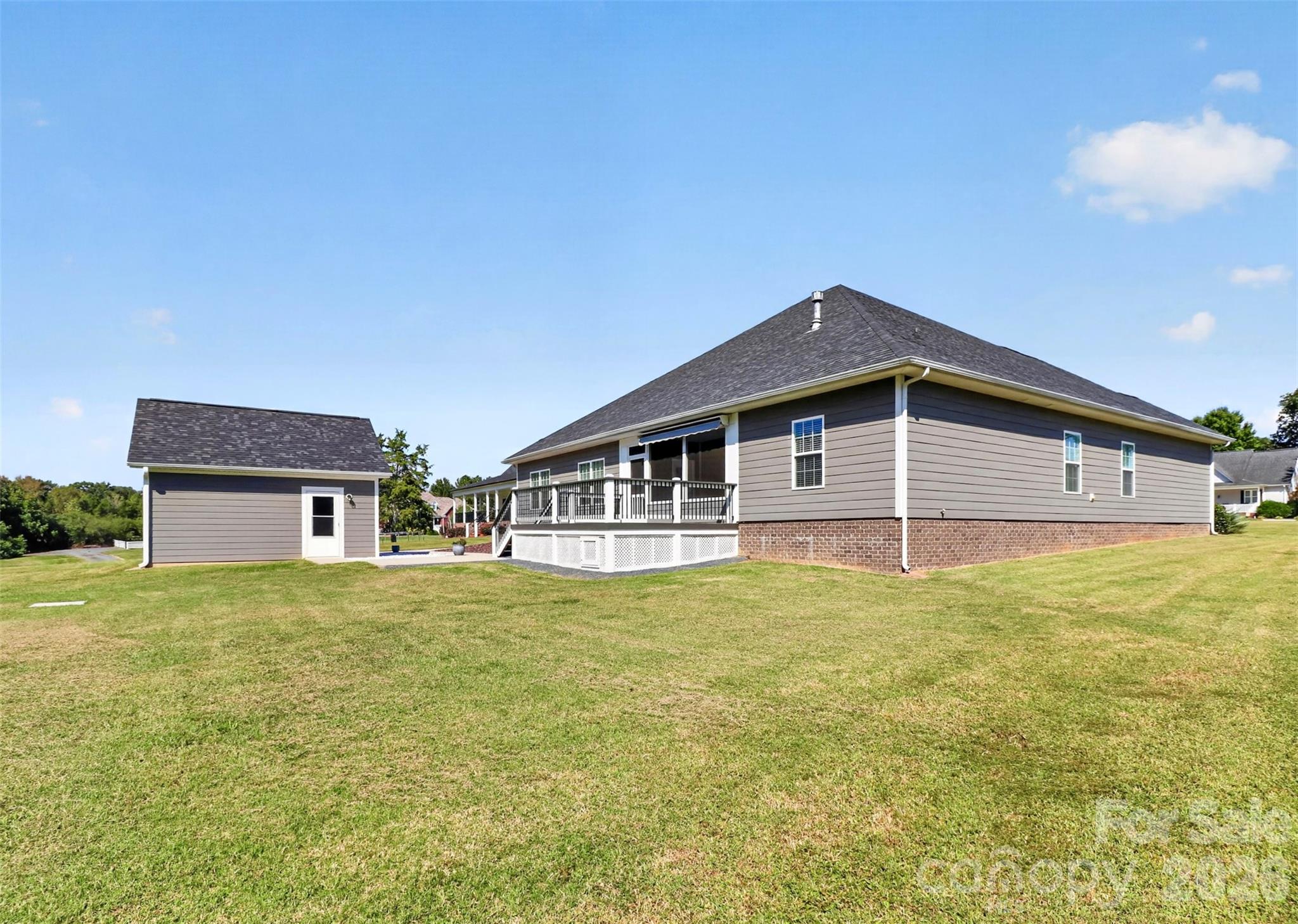 245 Glenwood Drive Property Photo 4