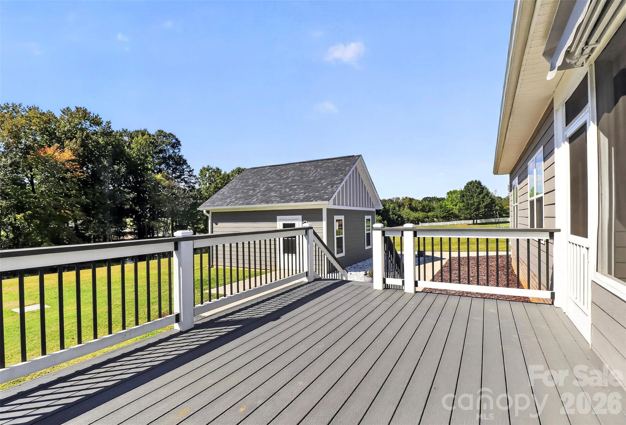 245 Glenwood Drive Property Photo 11