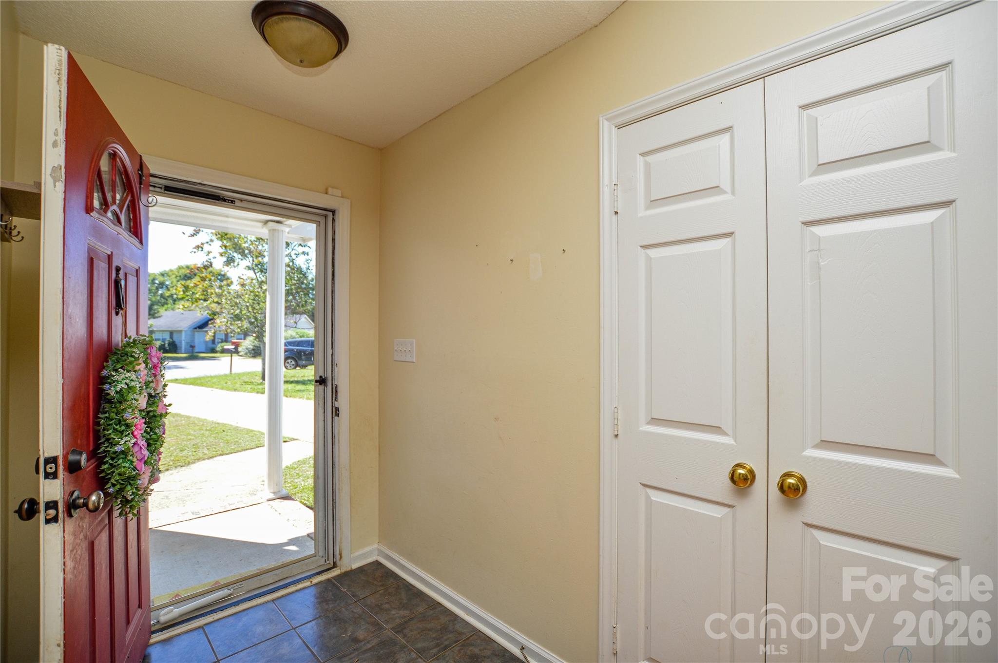 2505 Justin Court Property Photo 3