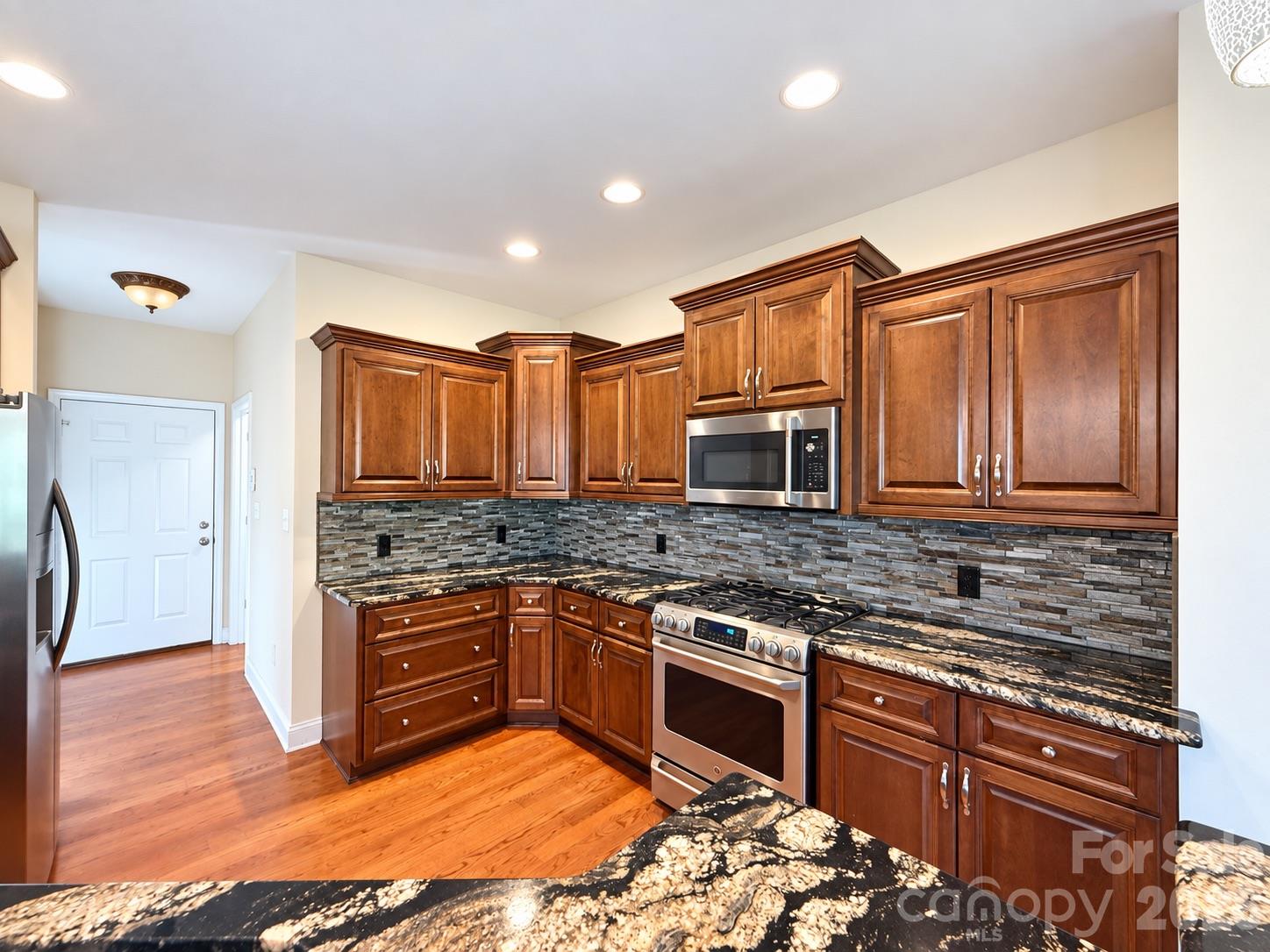 844 Armstrong Road Property Photo 16