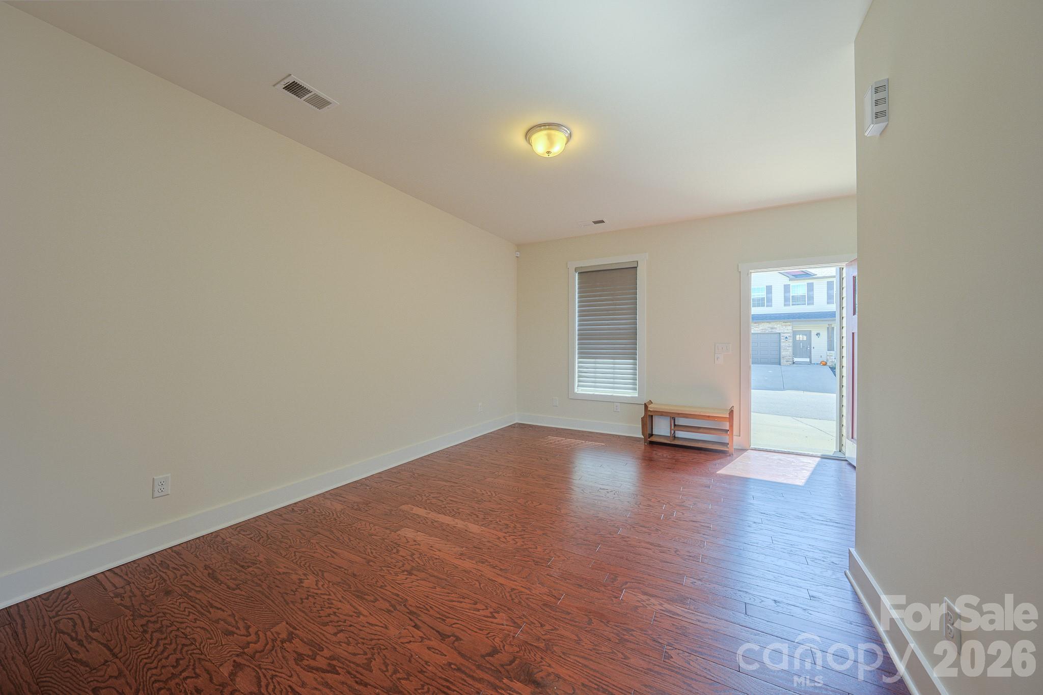 623 Cardwell Lane Property Photo 7