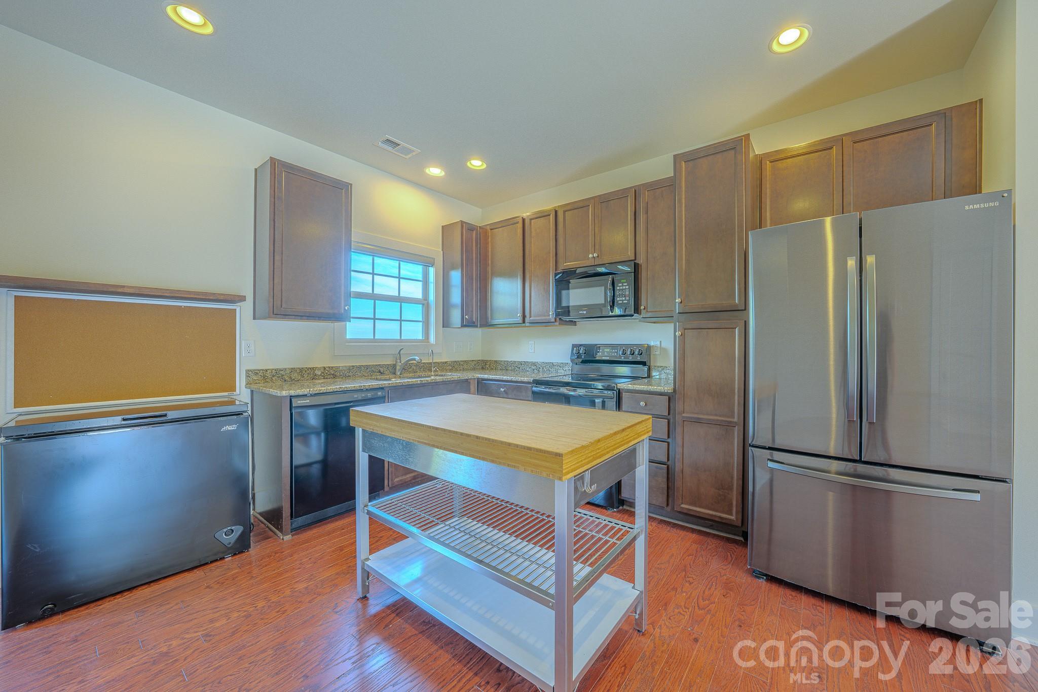 623 Cardwell Lane Property Photo 8
