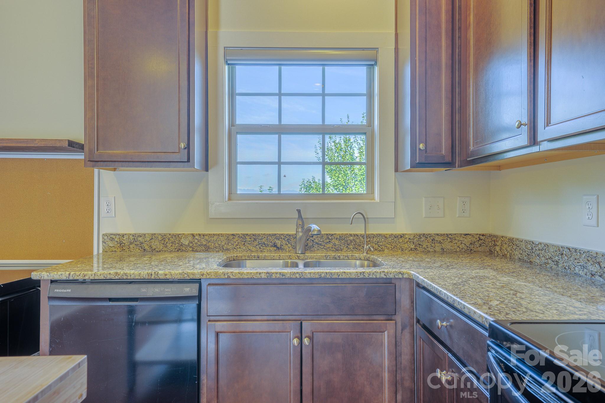 623 Cardwell Lane Property Photo 9